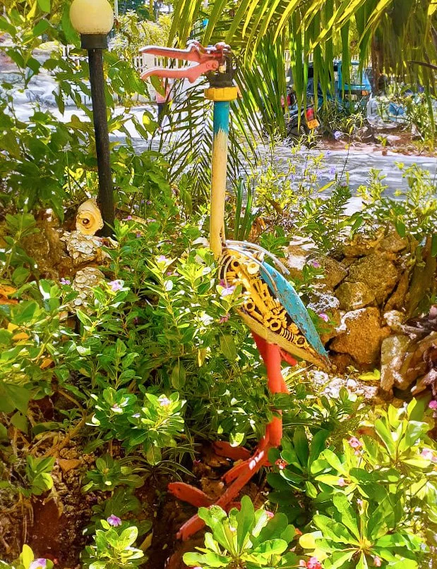 Slipway garden sculpture Dar es Salaam.jpg