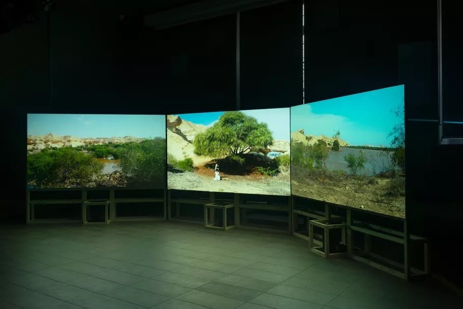 APAA executive member Heather Flow (@flowadvisory) recently shared her expertise with @Artsy in their comprehensive guide to collecting video art&mdash;offering thoughtful guidance for both seasoned and first-time collectors.

&ldquo;While the miscon