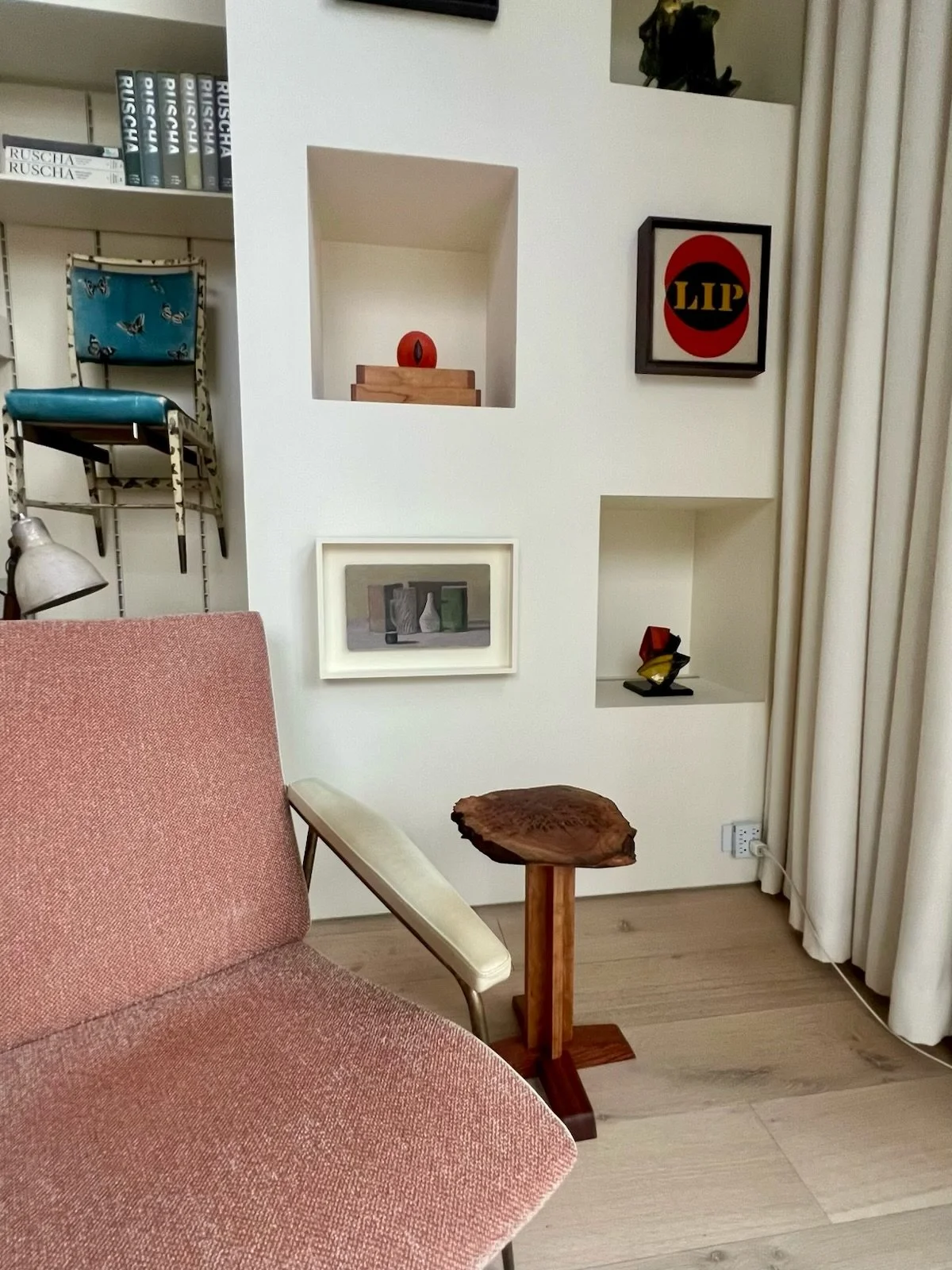 During EXPO Chicago, Executive Member Erica Barrish hosted a private event for @northerntrustcompany in Chicago, guiding guests through a 20th century art and design collection she has helped build over the past twelve years.

The event offered a rar