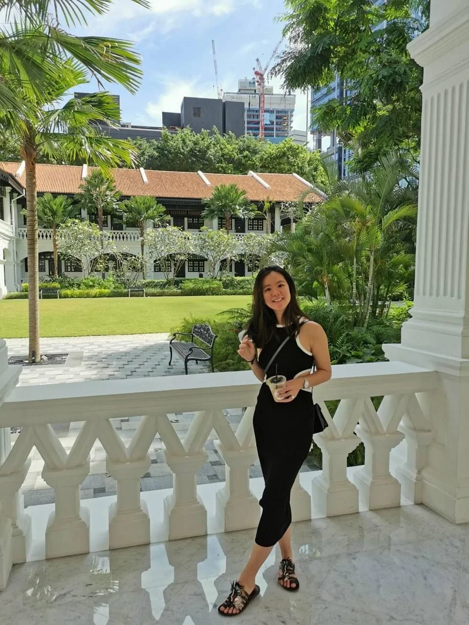 Hi, I’m Jennifer 👋 - a career coach that helps people find their dream careers.