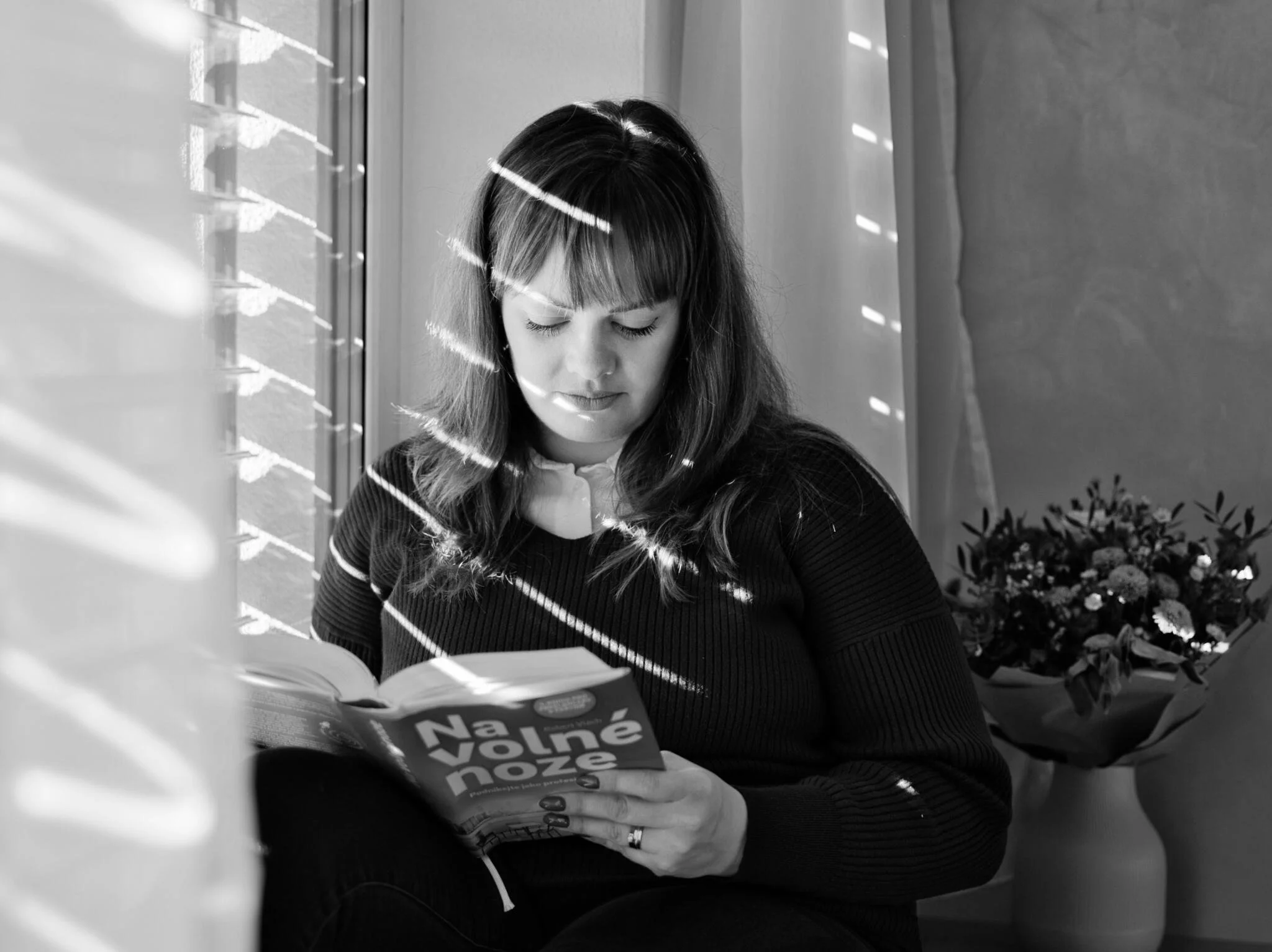 Ano i velmi energetické značce se klidnější fotografie hodí. Profesionální fotografování pro internetové webové stránky a sociální sitě