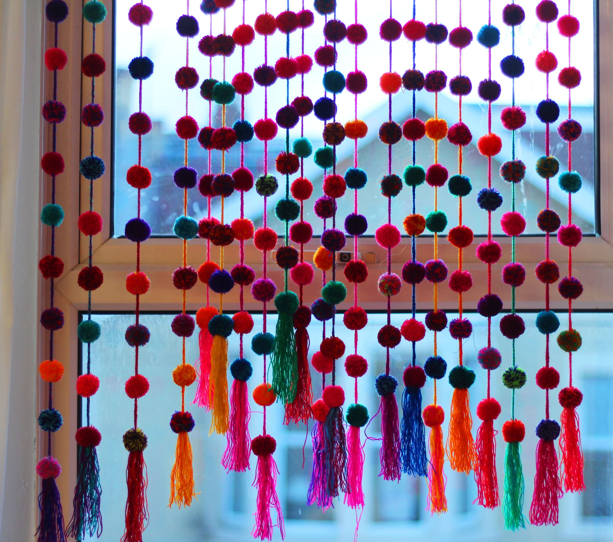 pompom-string-curtain