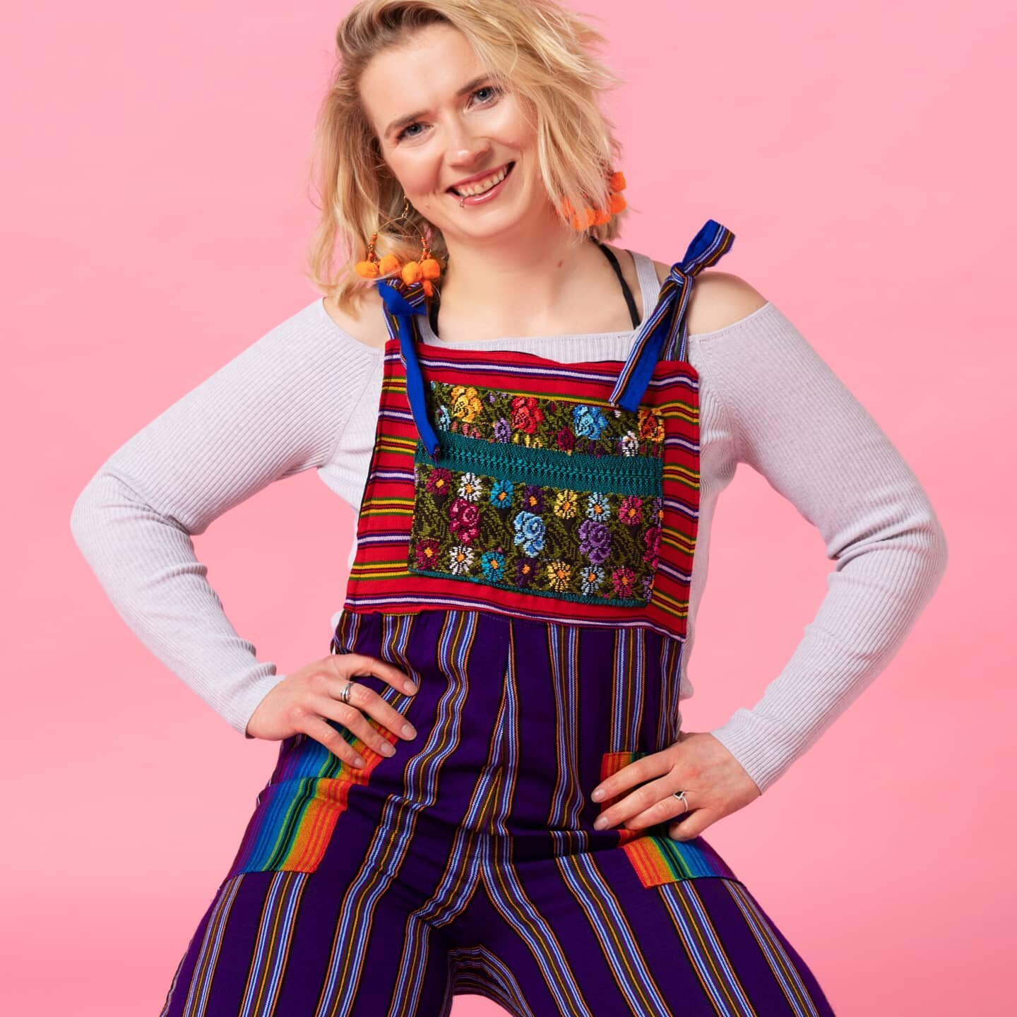 One of a kind dungarees made with 100 recycled Guatemalan fabrics 💓 and they are in the January sale!!

💙FREE UK shipping❤️

@catmj88
#shopethically
#shopsmall
#recycledfabrics
#ethicalshopping
#sustainablefashion
#hippeiwear
#hippiedungarees
#unis