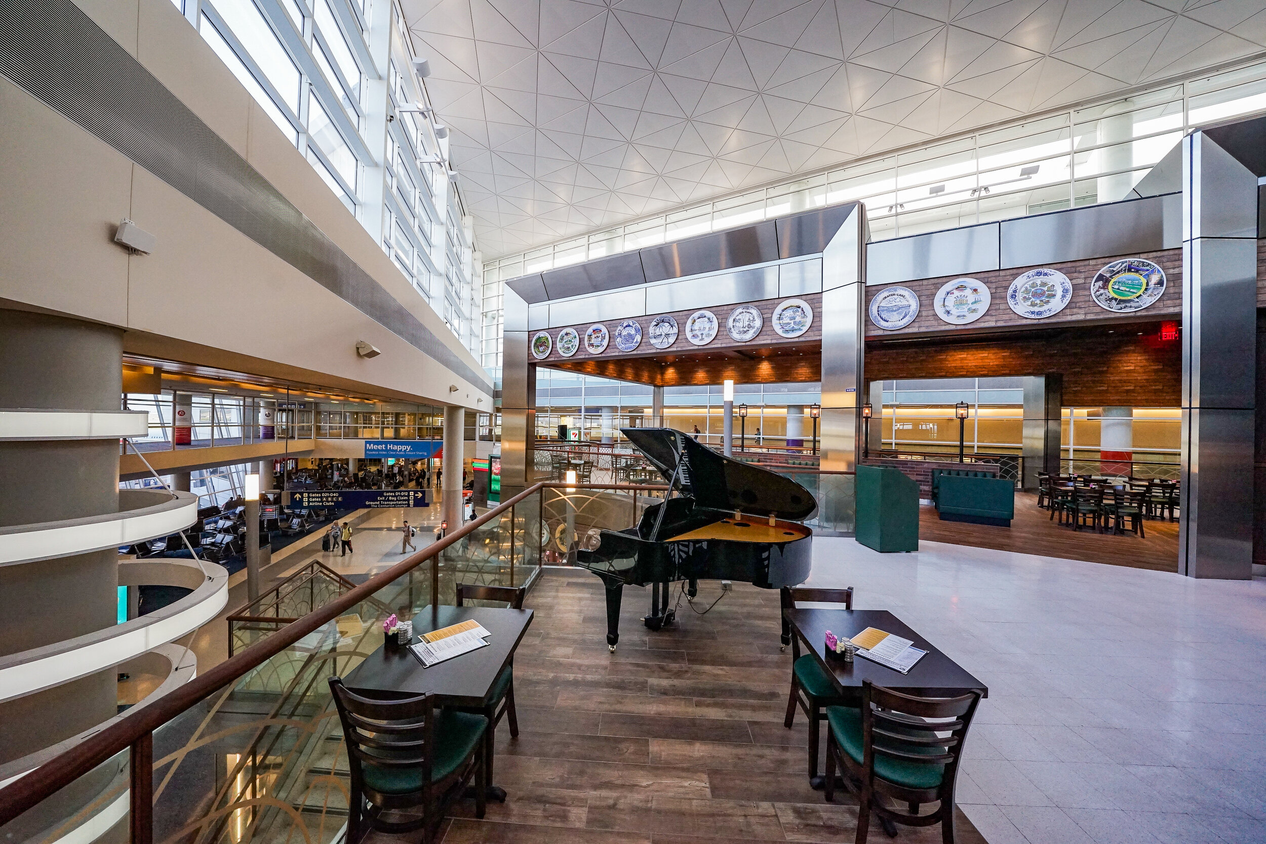 SSP DFW Flying Saucer — Estudio Architecture, Aviation, Corporate