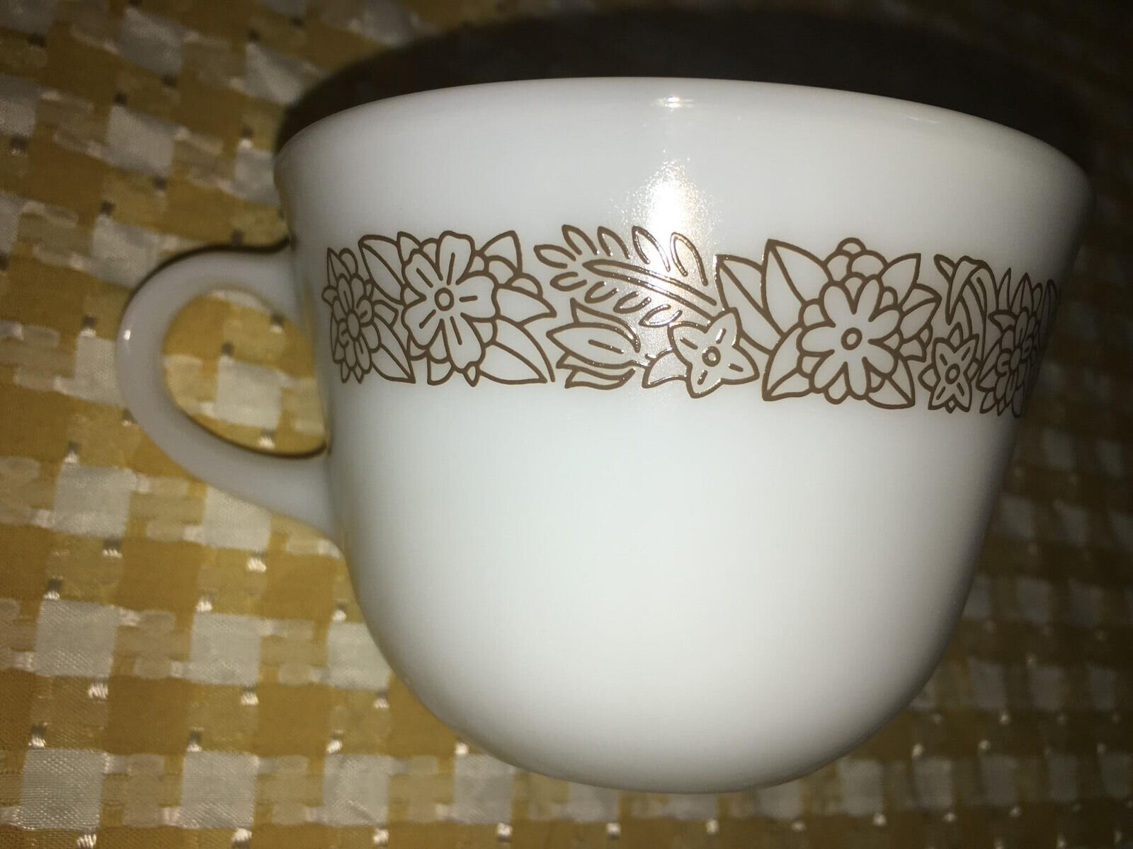 Details about   2 Woodland Brown vintage PYREX TableWare restaurant milk glass cups saucers 