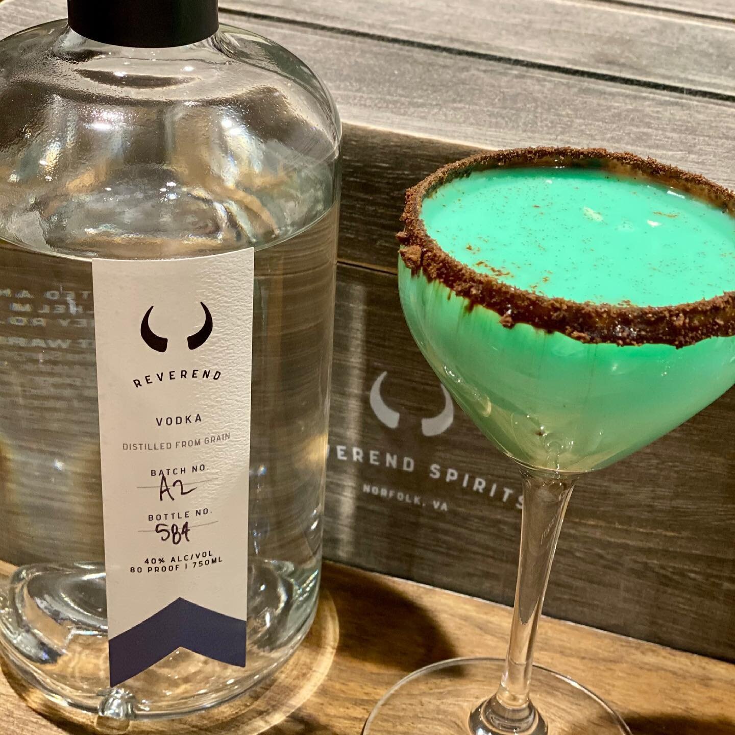 .
Tomorrow is #nationalgirlscoutcookieday, so naturally we had to create our favorite cookie-inspired cocktail! This weeks #thirstythursday is the Thin Mint. 🍃

INGREDIENTS 
2 oz Reverend Spirits Vodka
1 oz chocolate liquor
2 oz cream or milk
1 oz g