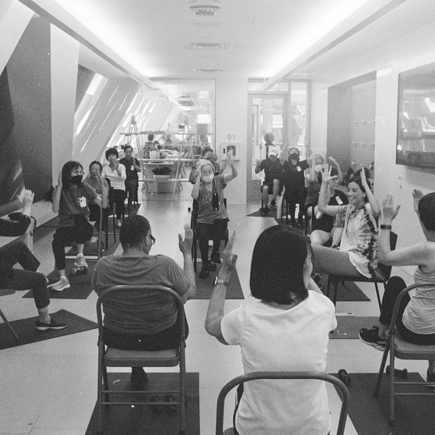 Holding a lot of gratitude for this work today 🤍 I recently learned that a member of my seated strength classes at @annenberggenspace passed. Her daughter lovingly brought her to classes multiple days a week for many years. 

In so many ways, my dai