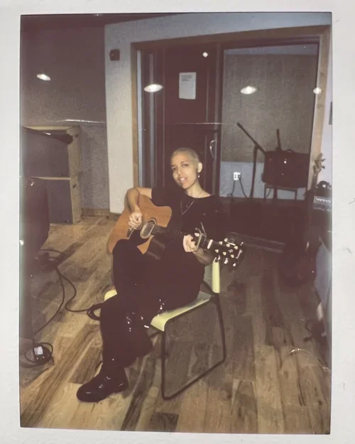 IN RESIDENCE Listening Room at Folkist Space with Via Perkins!