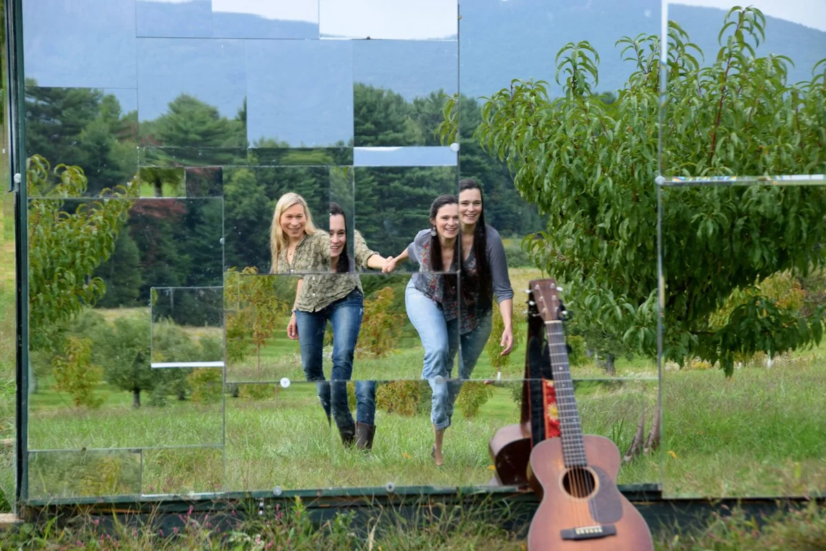 KACLive! Concert special Ginger Parker Tribute Band The Nields
Saturday, October 17, 
7:30 PM  9:30 PM

The Nields are a folk-rock band built around sisters Nerissa and Katryna Nields, whose lifelong harmony singing grew from childhood into a vibrant