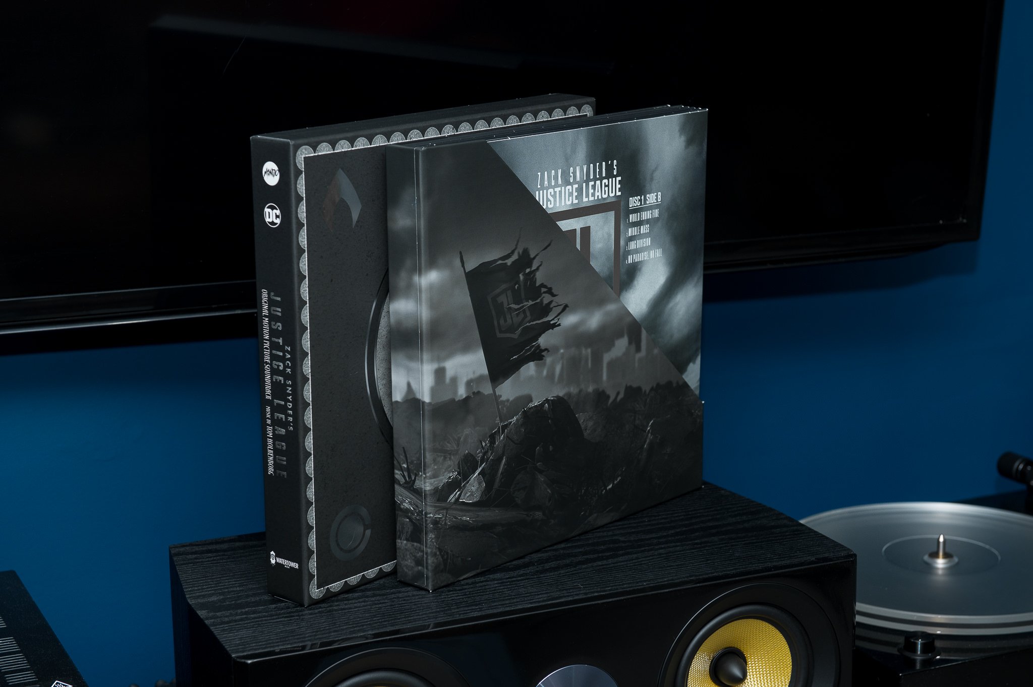 Zack Synder's Justice League Mondo Vinyl Soundtrack -Boxset (3).jpg