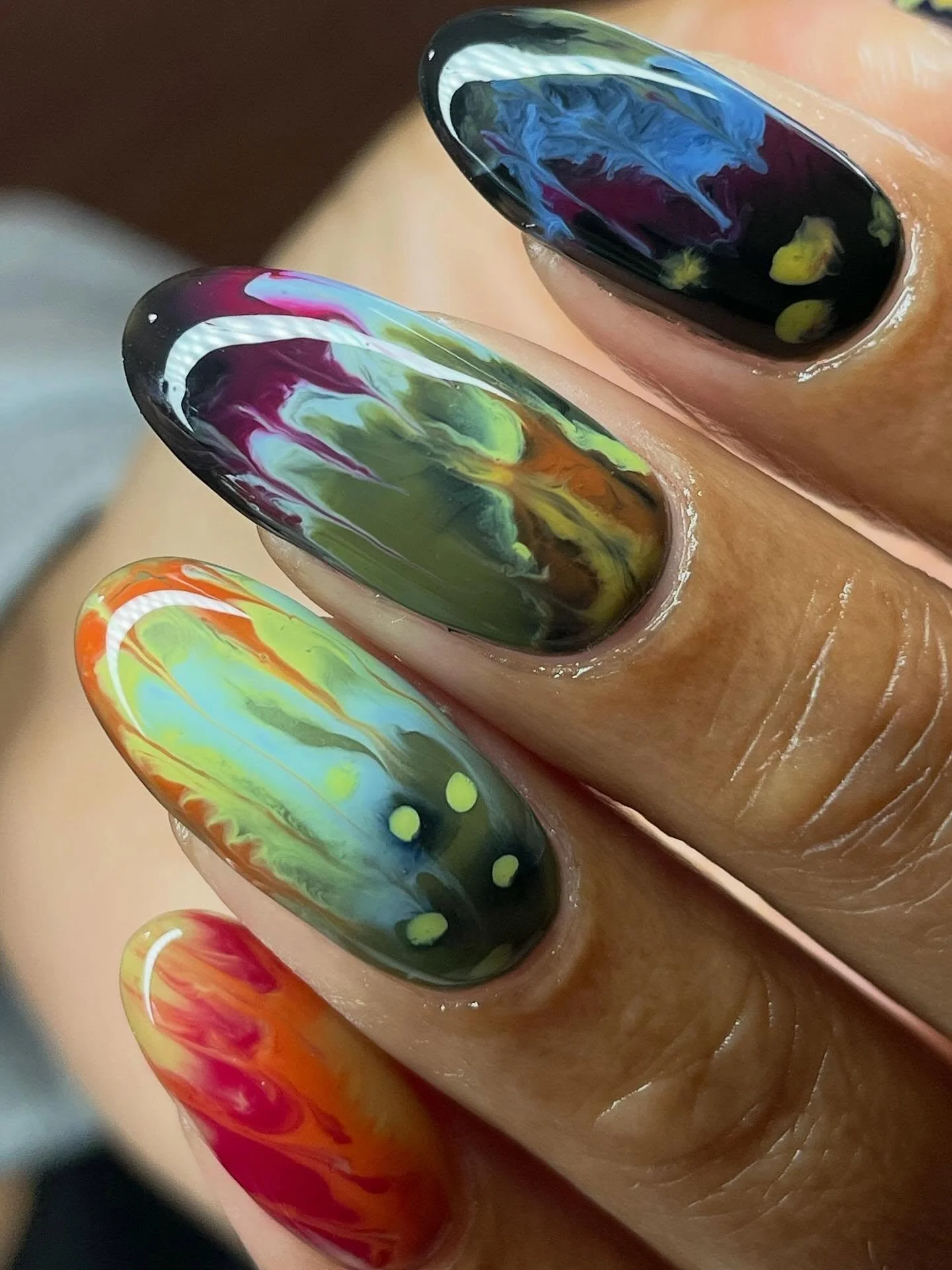 abstract inspired by @sublimepottery 🧡

#abstractnails #abstractnailart #sandiegonails #sandiegonailart