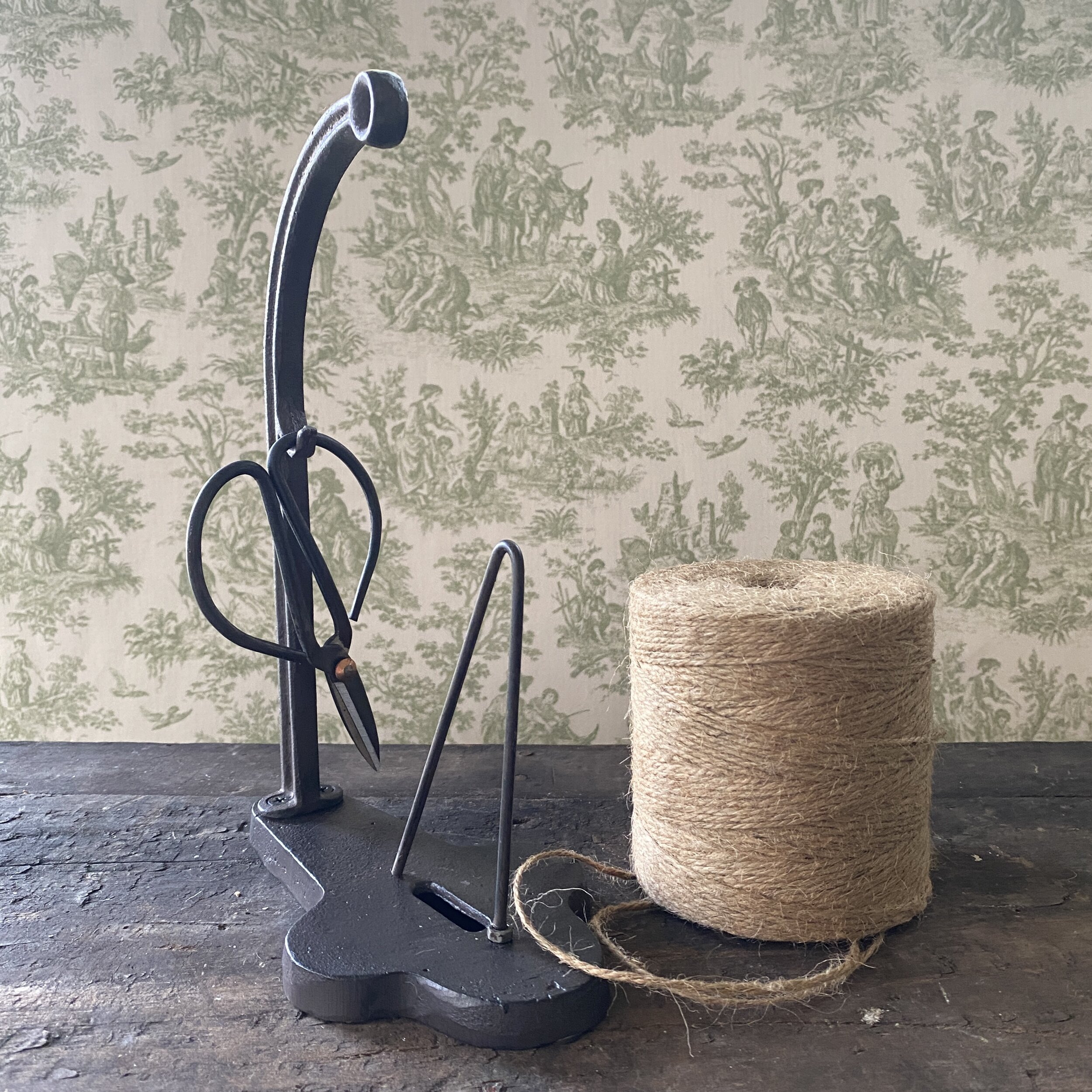 Beautiful string and shear set makes a great gift for Mother's Day (Copy)