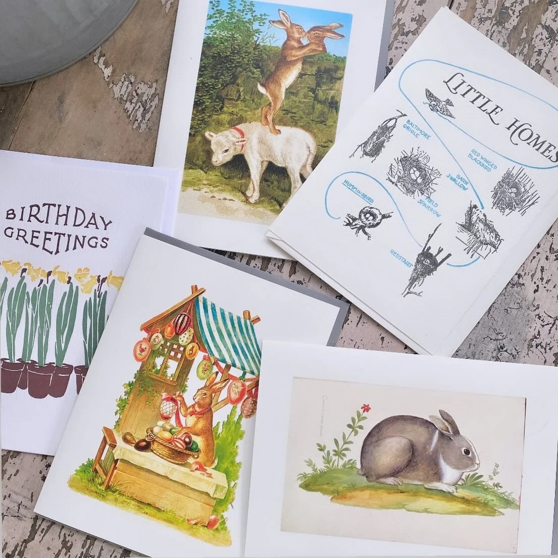 Springtime correspondence essentials from @saturnpress and lucca paperworks 🐇✉️
.
.
.
#fruitandflower #flowershop #papershop #letterpressprinting #sendmail