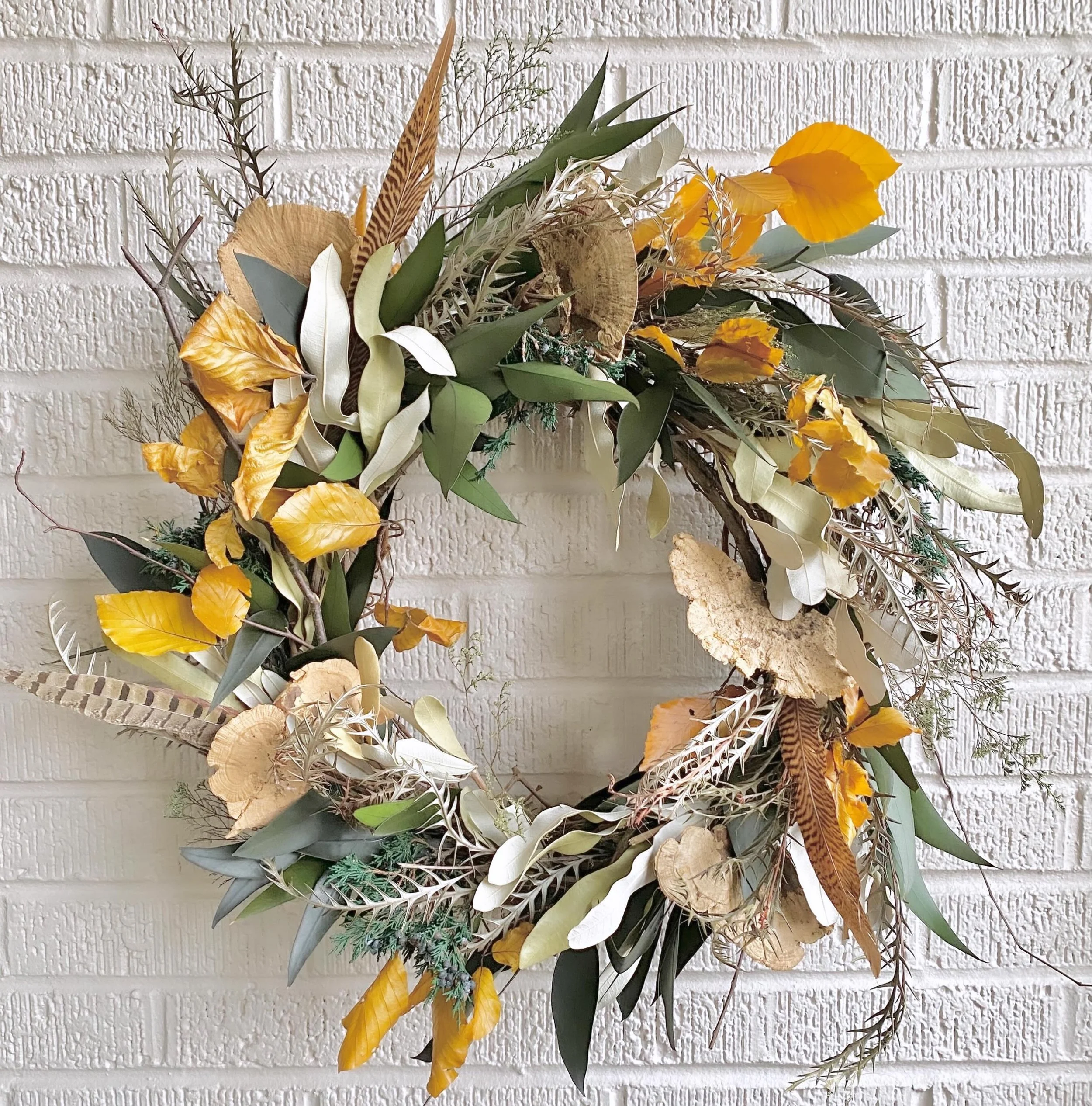 Back in the woods this weekend! Visit @shakerwoods in Columbiana, Ohio, both Saturday and Sunday from 9 to 5 🍂 Volant shop remains closed through August!
.
.
.
#fruitandflower #flowershop #shakerwoods #wreathmaker #inthewoods