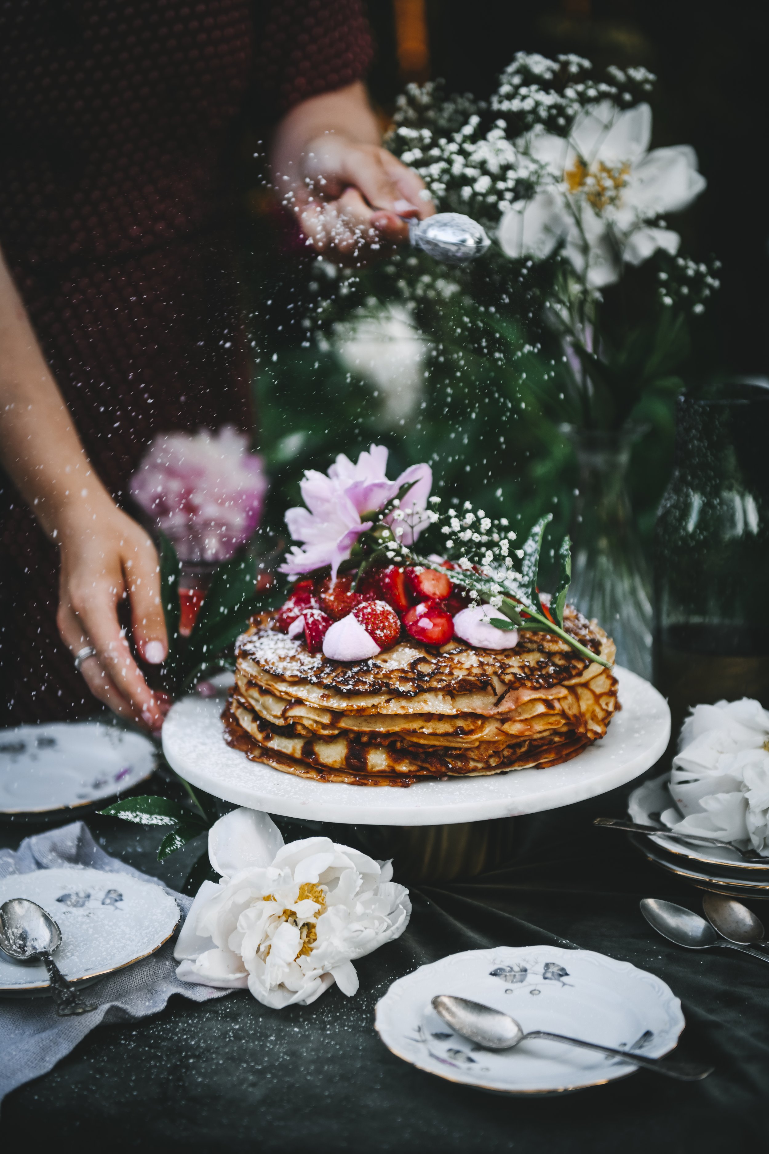 ViolaMinerva_NordicViolet_Strawberry_Pancake_Crepe_Cake_TableSetting_FoodPhotography-21.jpg