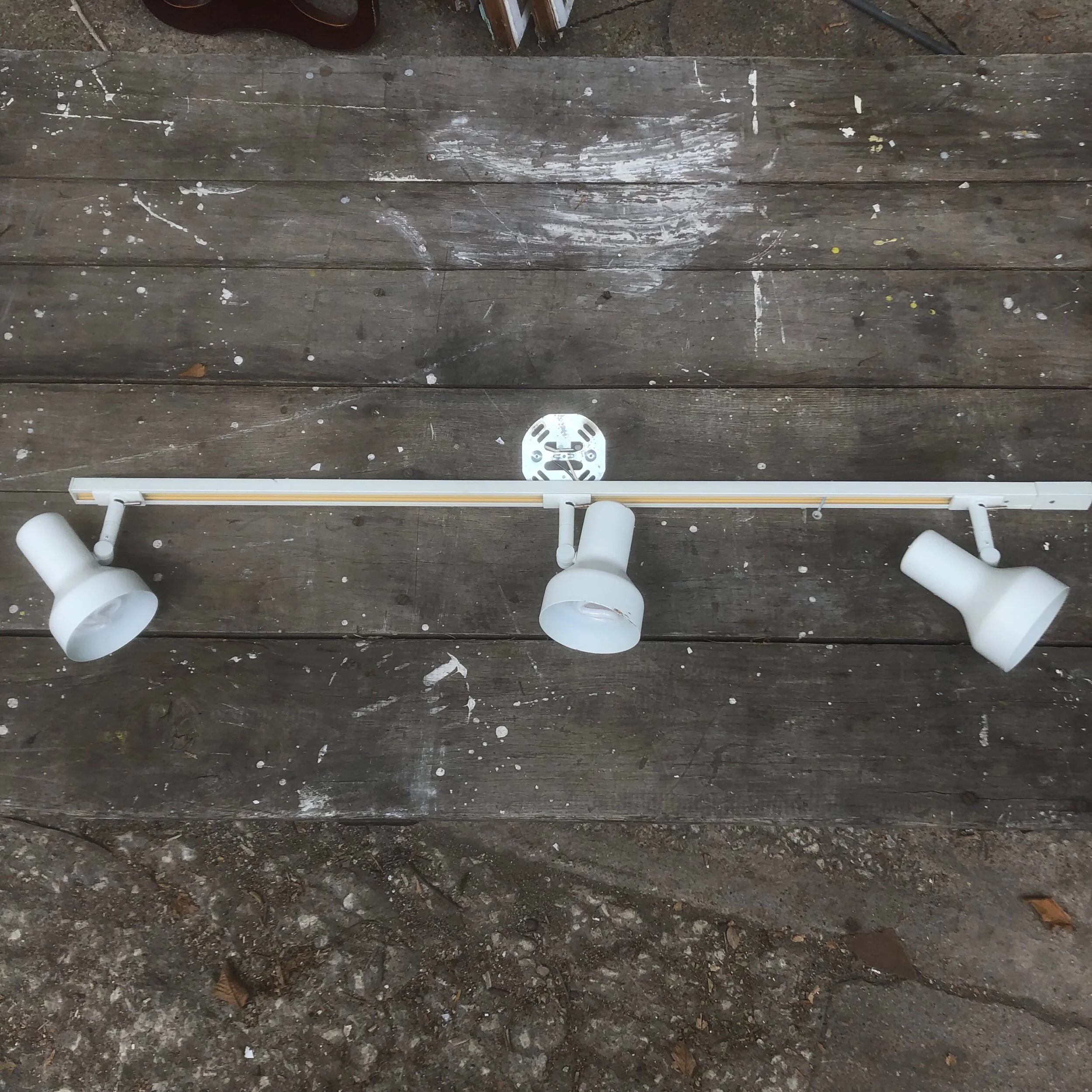 9C85F436-2365-43C6-83D2-41C5E0EAA584