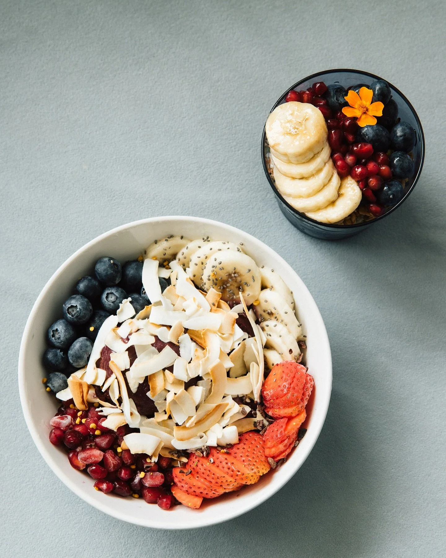 a&ccedil;a&iacute; bowl &amp; chia pudding 🥣
⠀⠀⠀⠀⠀⠀⠀⠀⠀
layered with seasonal fruits and bright flavors, always made fresh in house.