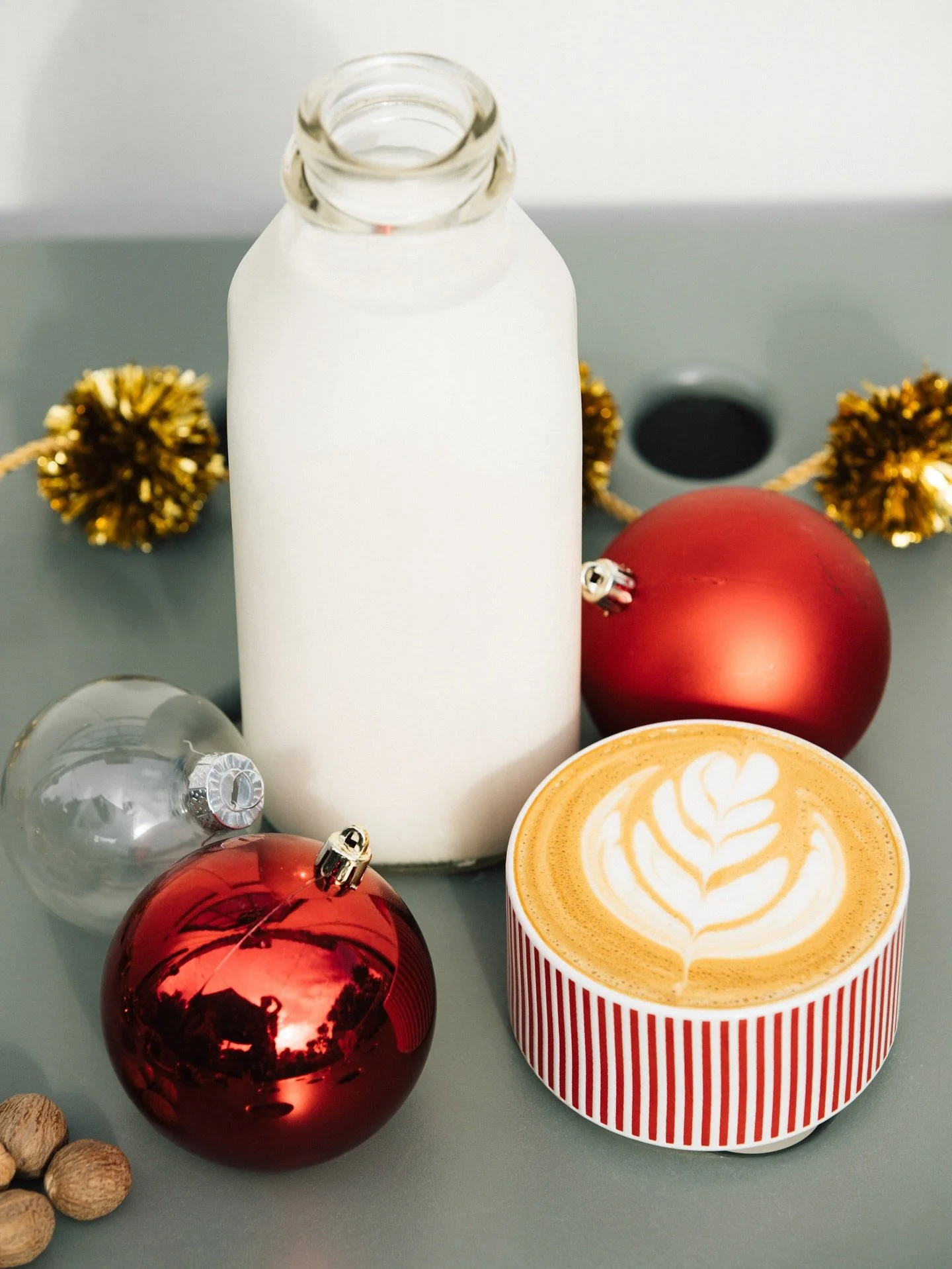 EGGNOG EVERYTHING 🥛☕️ 
⠀⠀⠀⠀⠀⠀⠀⠀⠀
enjoy @strausmilk organic eggnog in any beverage this season. we personally love it as a cappuccino or in a hot chai ❤️&zwj;🔥