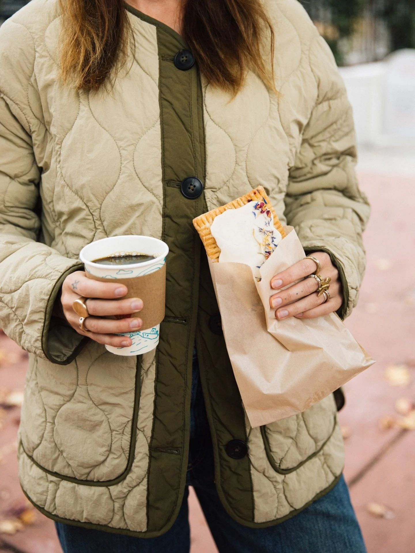 coffee + pop tarts. a match made in heaven 👼🏻