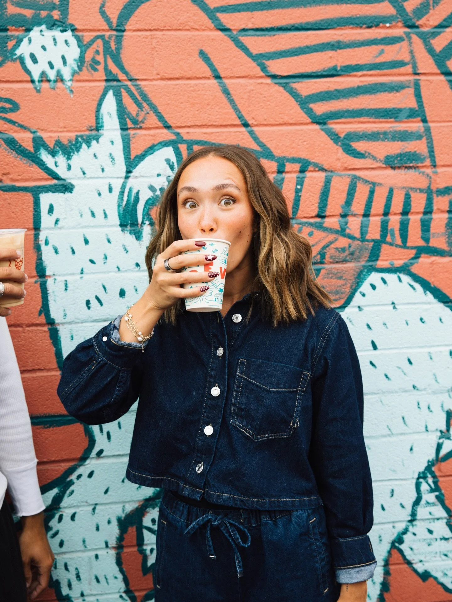 a little caffeine is in our weekend plan ☀️

both cafes close at 6p