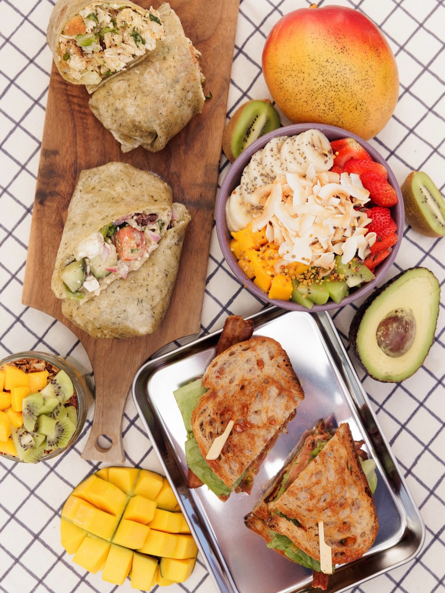 summer kitchen offerings 🍅🥬🥭

chipotle B-L-T-A
bacon, romaine, heirloom tomato, avocado, + chipotle aioli
served on prager bros country bread 

chicken caesar wrap
roasted chicken, romaine, parmesan, country bread croutons,
+ house caesar dressing