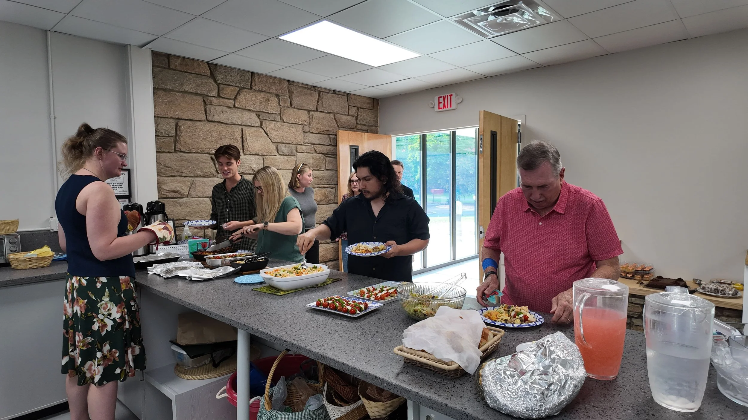 Scenes from last night's Midweek @ St. Stephen's! We prayed, ate, and played games!