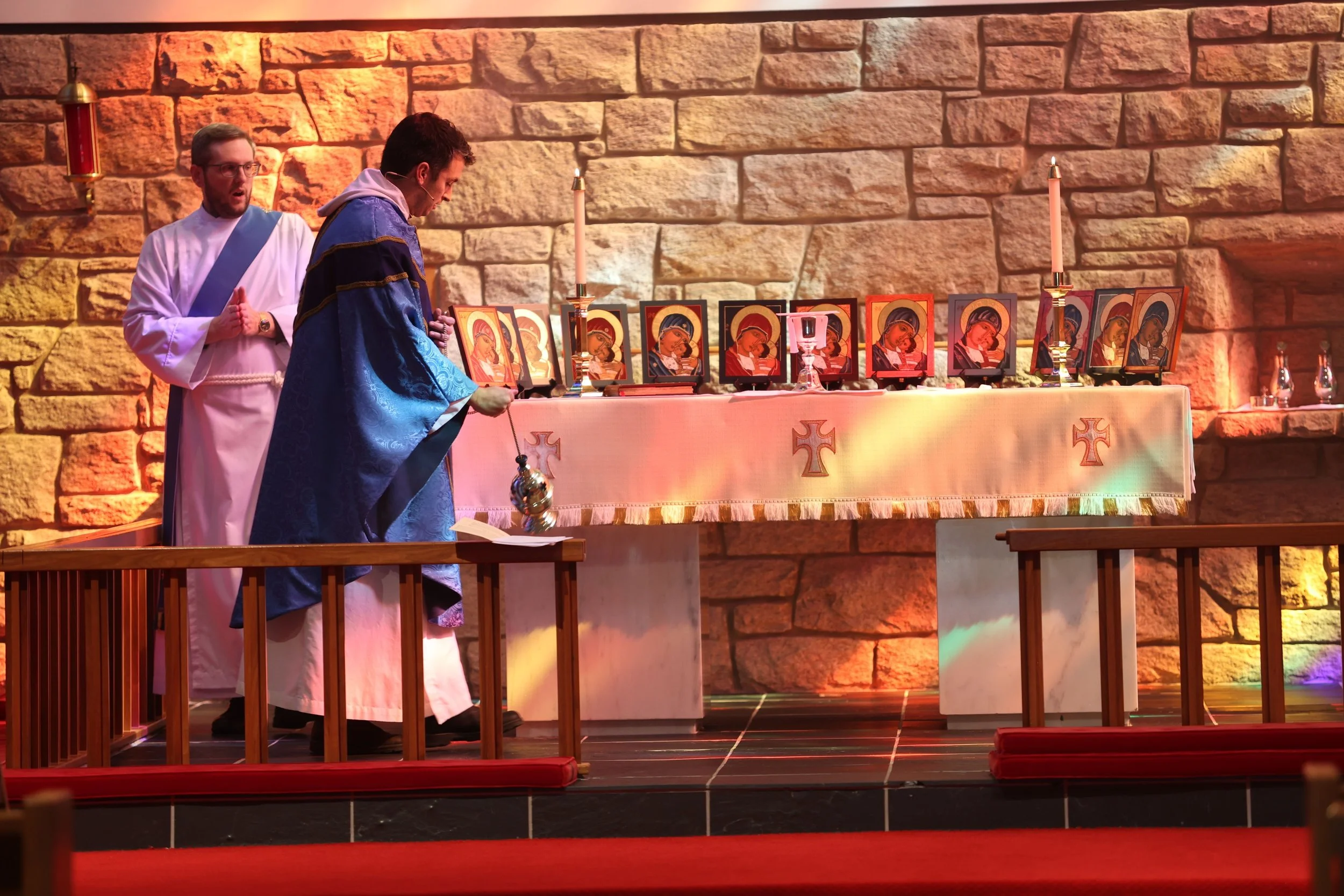 Scenes from Friday's Blessing of the Icon's Holy Eucharist in the church. All the icons created during the retreat were blessed by Fr. Lachlan. Fr. Lachlan also celebrated and preached at the service.

O God, you have taken to yourself the blessed Vi