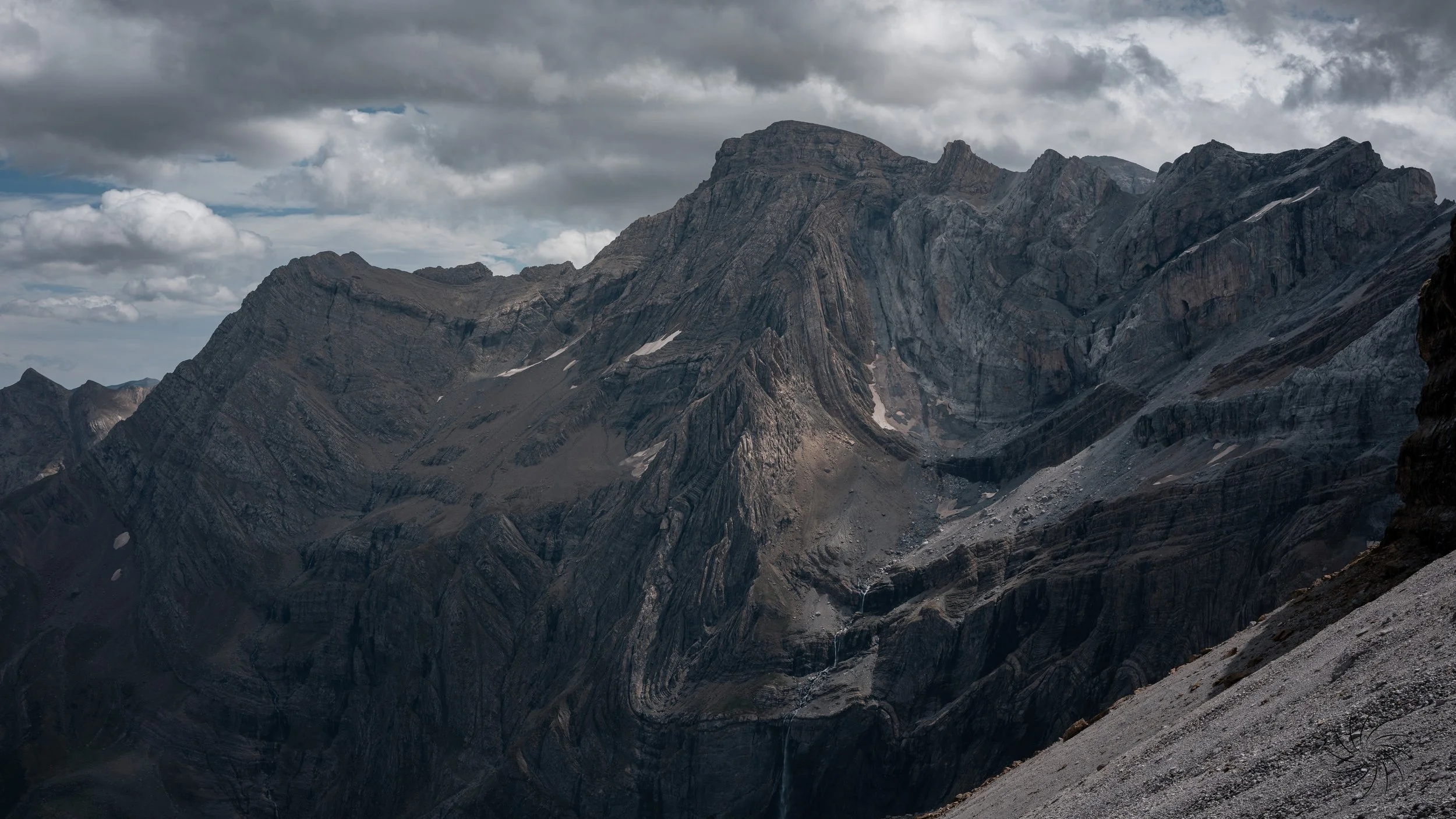 Les Pyrenees-8.jpg