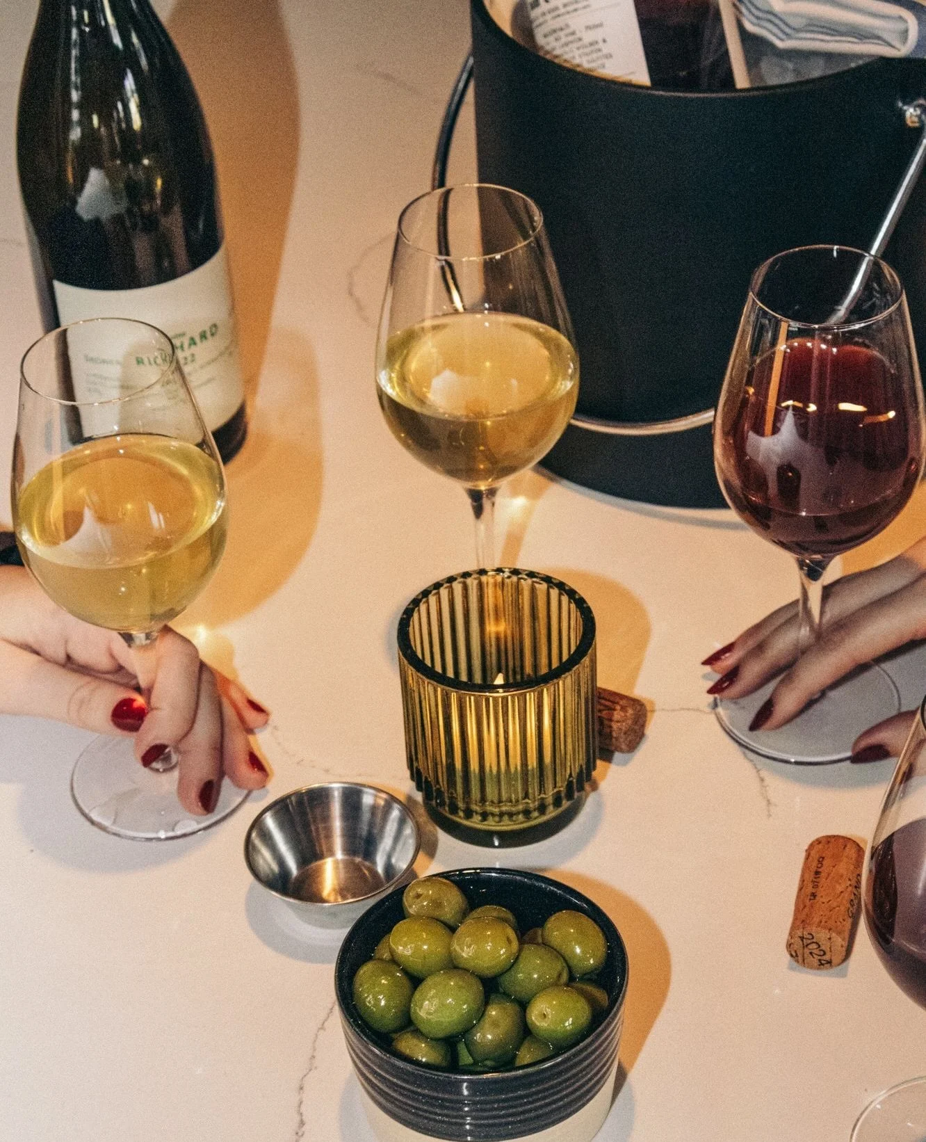 chicagoans in the summer: shorts⁠
chicagoans in the winter: shorts ⁠
⁠
⁠
WINE TASTING⁠S⁠
&bull; Thursday 2/5 Wine Tasting: Enderle &amp; Moll: 2023, the final vintage 6-9PM⁠
⁠
TUESDAY WEEKLY ⁠
&bull; Latin Lingo: records, wines, cocktails, &amp; domi