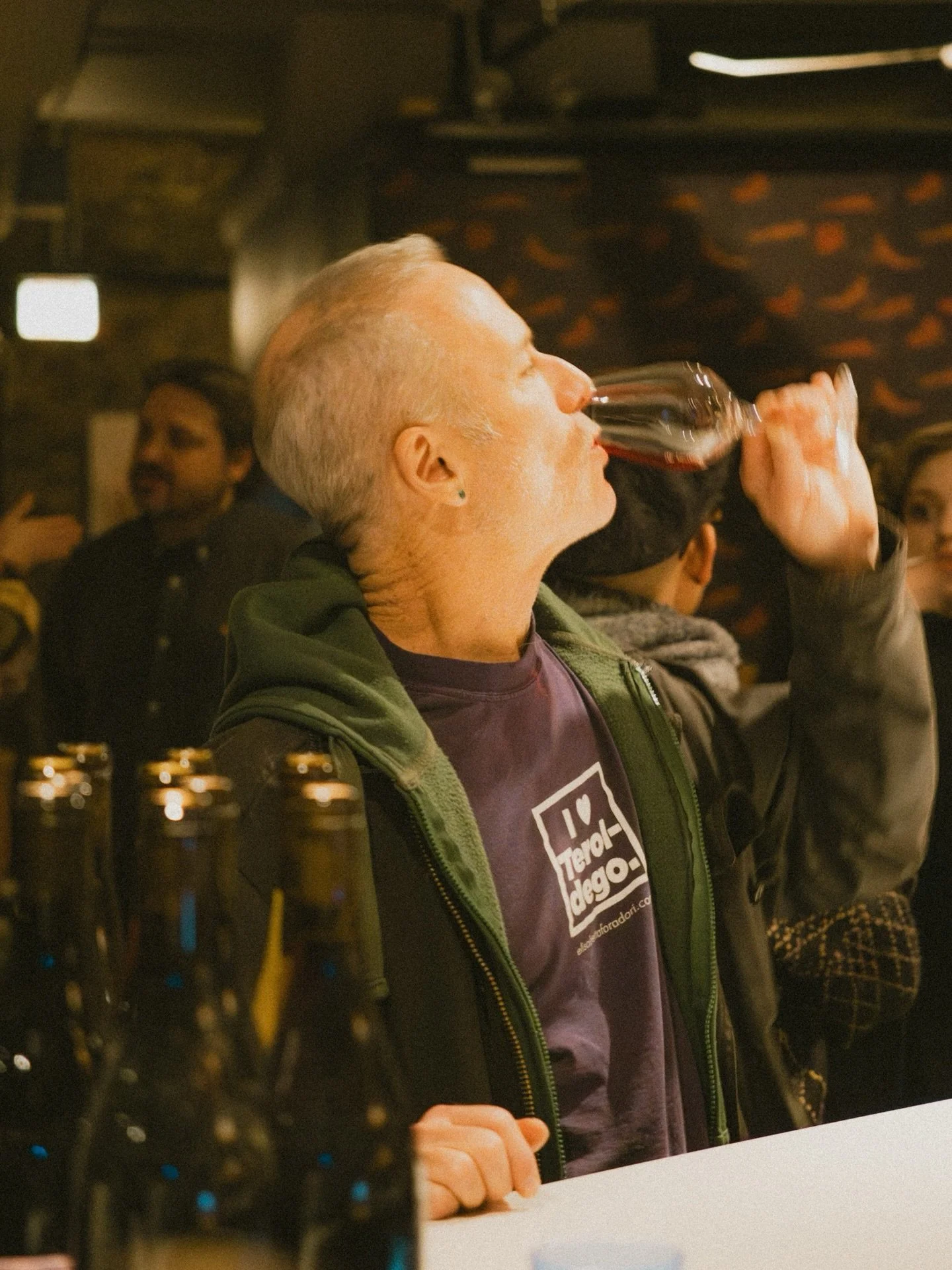 third coast soif week a.k.a. the pitchfork festival of wine⁠ 🍷⁠
⁠
⁠
OFF SOIF AT EASY DOES ⁠IT!⁠ TIX IN BIO! ⁠
&bull; Thursday 3/19 Meet Your Importer Tasting 6-9pm⁠
&bull; Friday 3/20 Coast to Coast Tasting 5-8pm⁠
&bull; Saturday 3/21 Sahtain! Tasti