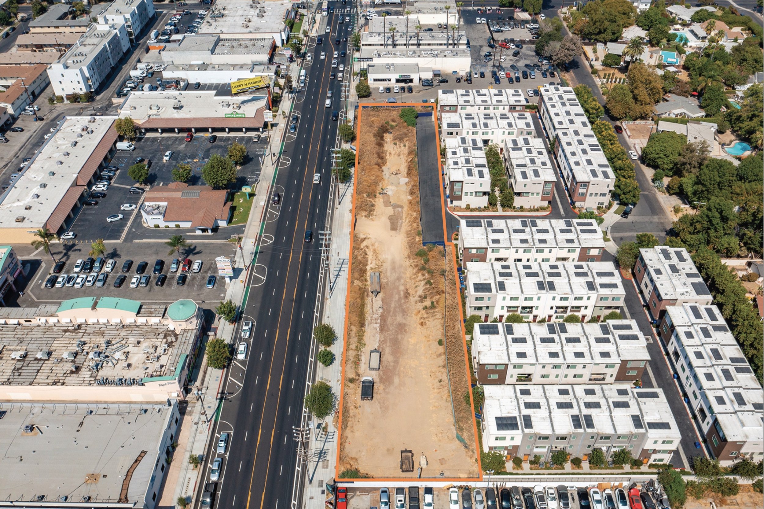 Reseda - MLS - 3.jpg