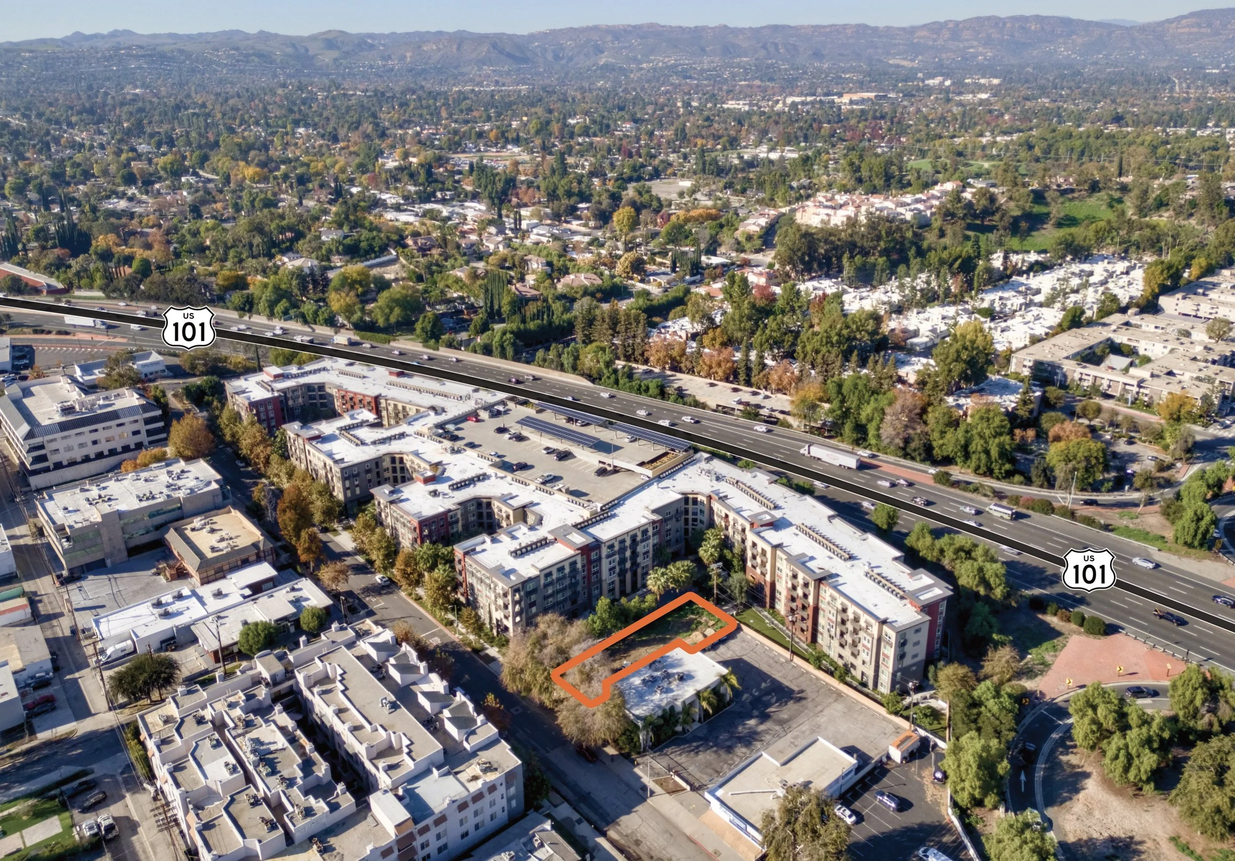 Clarendon 22045 - MLS - 8.jpg