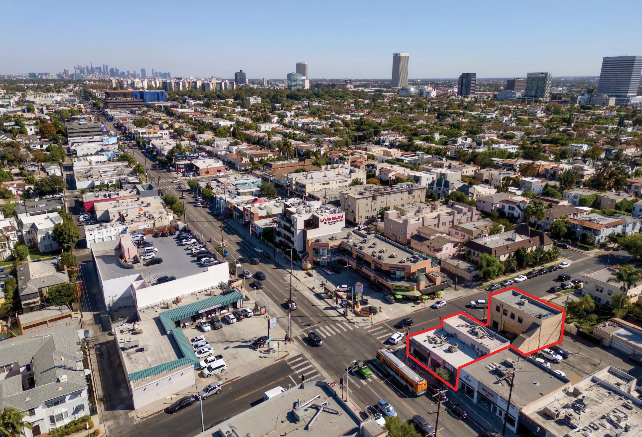 OM_8300 W 3rd St_1014244.jpg