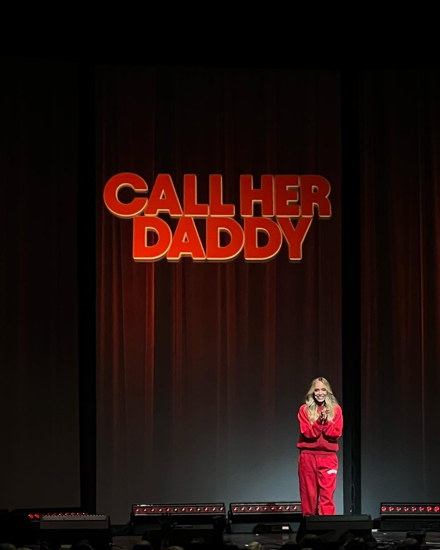 a night with @alexandracooper had me @unwell ❤️🔥

any fellow daddy gang followers here? i first started listening to @callherdaddy when I moved to the USA at the end of 2019. COVID was conveniently the perfect time to catch up on all the old podcast