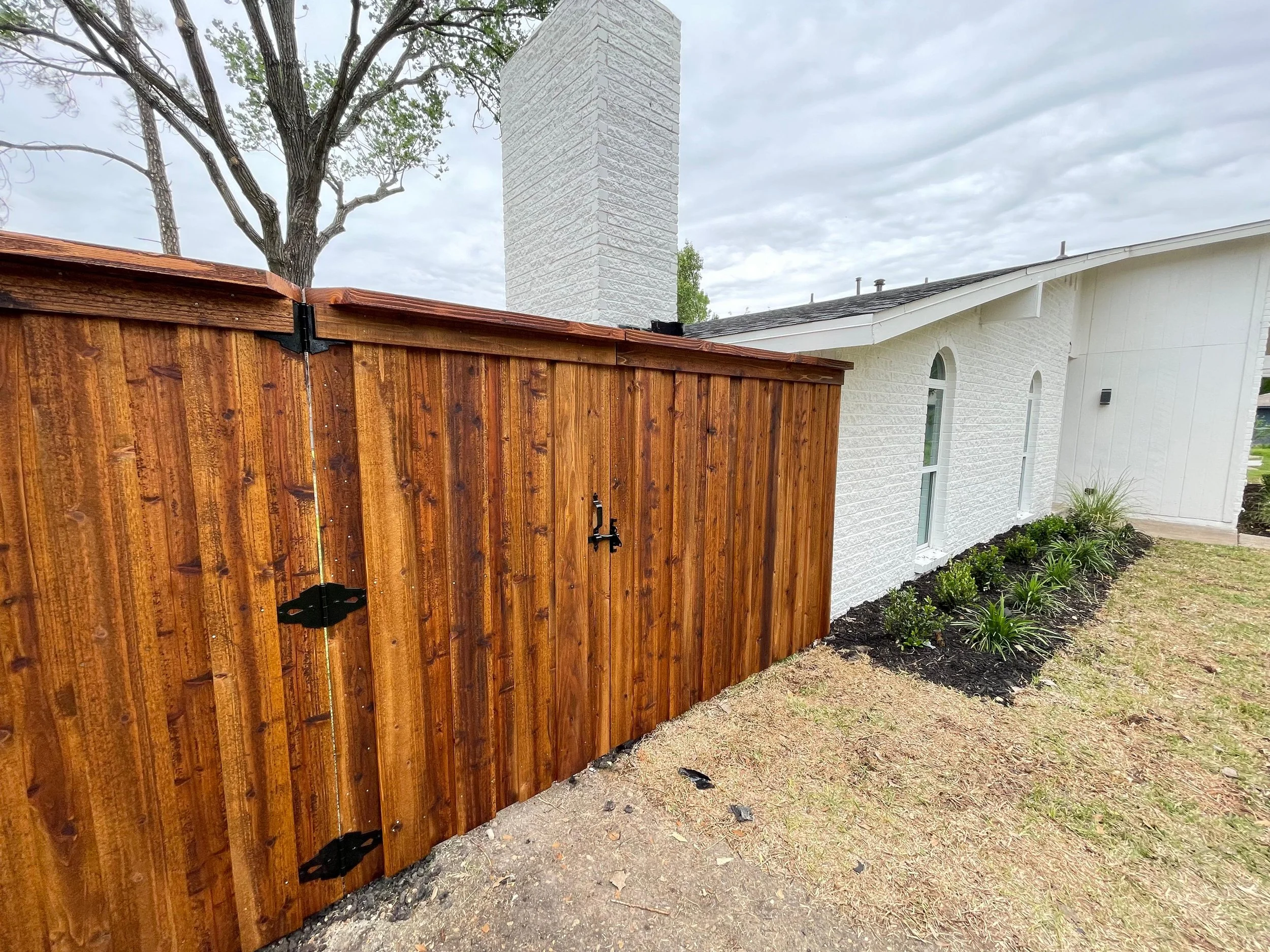 How to Choose the Right Fence for Your Dallas Property
