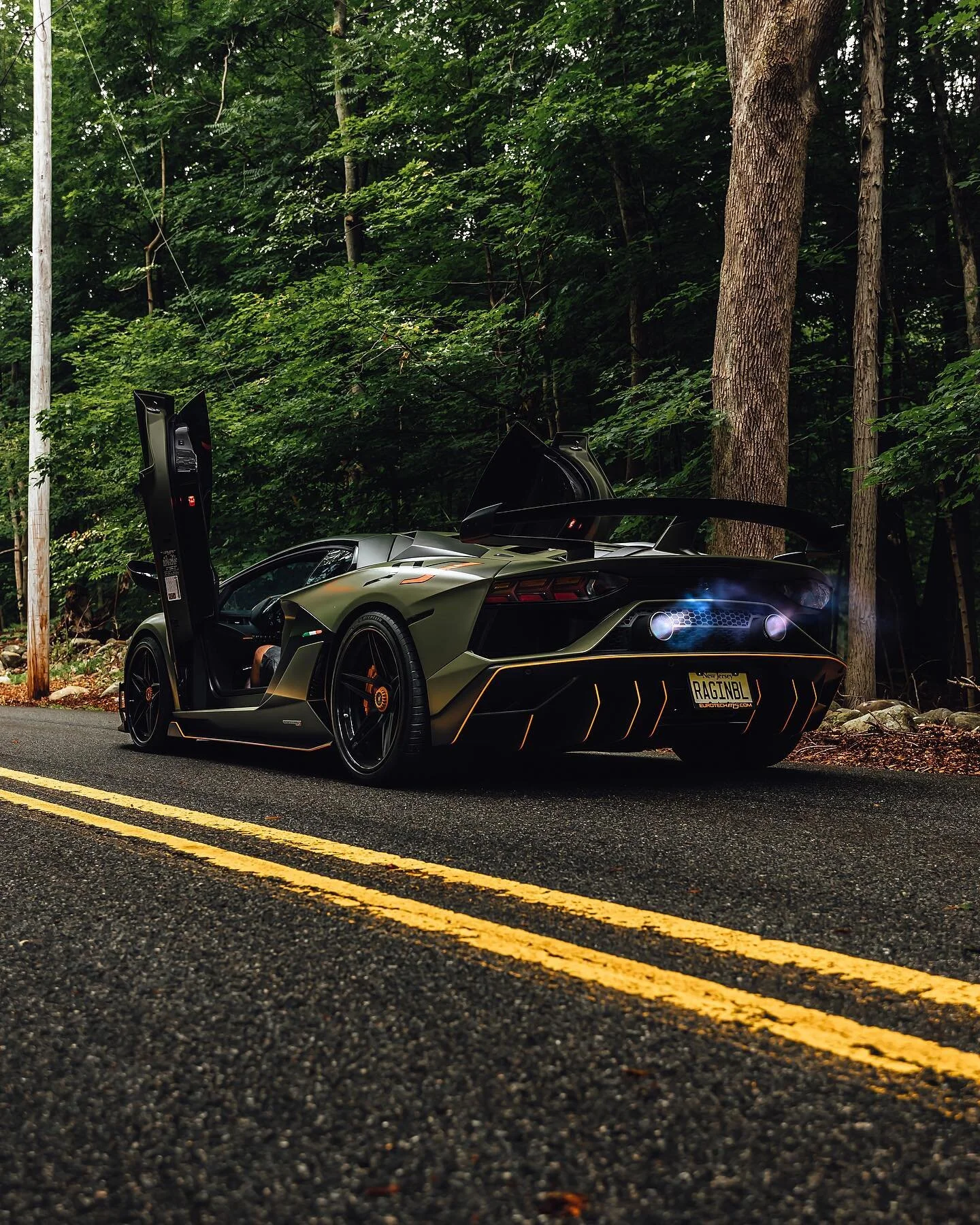 Wasn&rsquo;t a big fan of the SVJ, saw this one and&hellip; well you know the rest. Also, specifically this one with its @gintani exhaust, easily the loudest car i have ever heard so you are gunna want to cover your ears&hellip; just saying. 
.
.
.
.