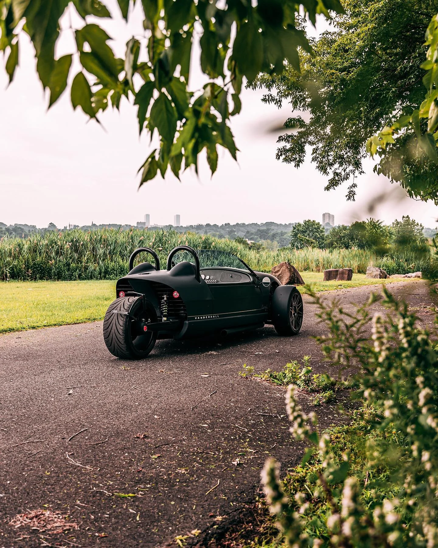 Would you buy a Vanderhall?
.
.
.
.
.
#vanderhall #vanderhallvenice #vanderhallmotorworks #vanderhallcarmel #vanderhallusa #roadster #gt #venice #3wheeler #3wheels #motorcycle #moto #motocross #motorcycles #motorcyclelife #autocycle