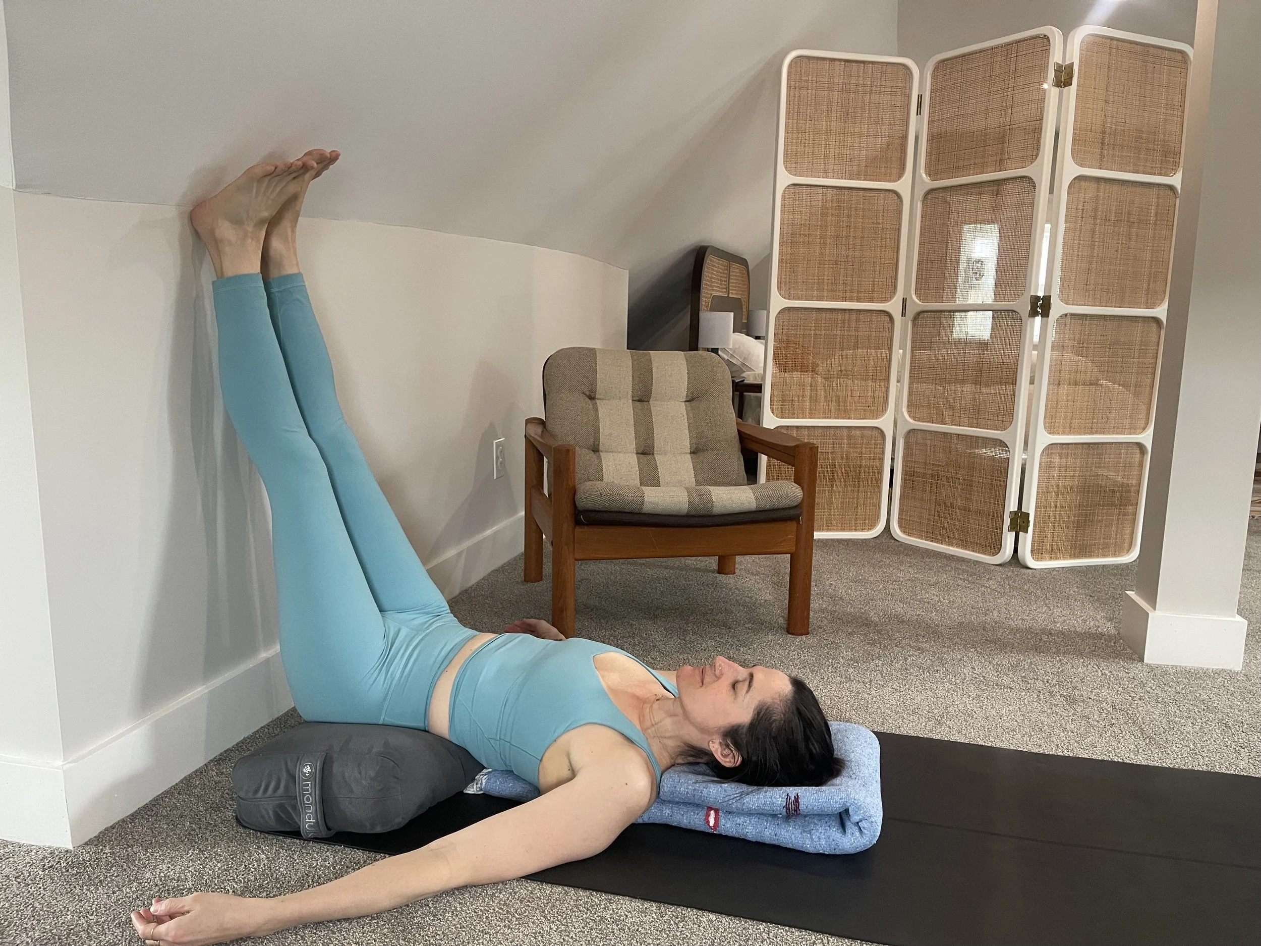 Yoga props for the pelvic floor during pregnancy & postpartum