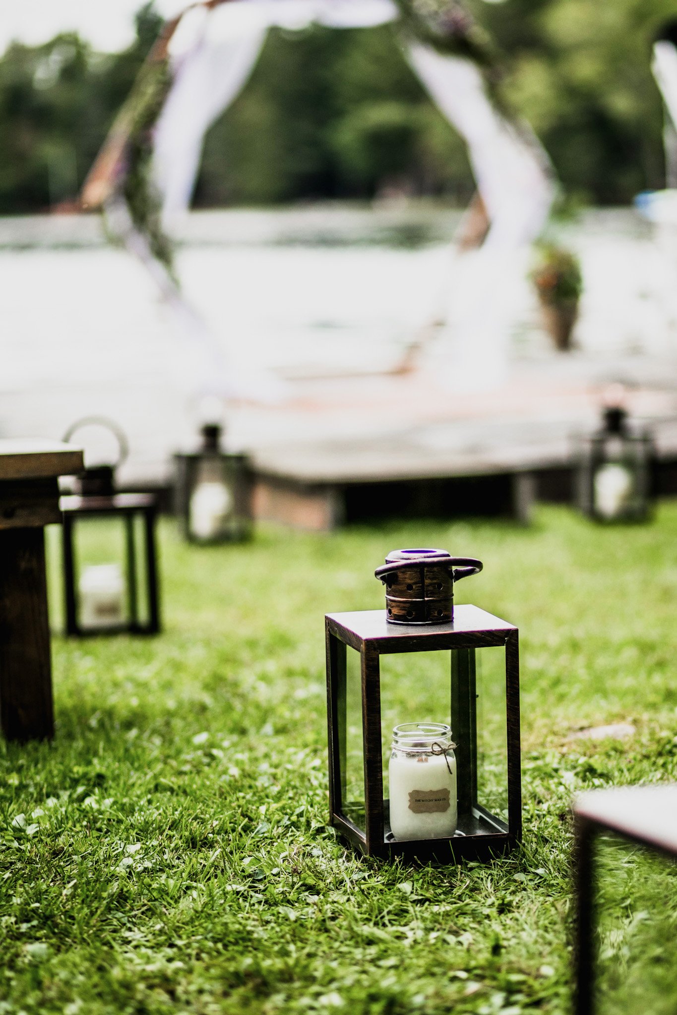 Citronella_Candles_for_Outdoor_Weddings.jpg