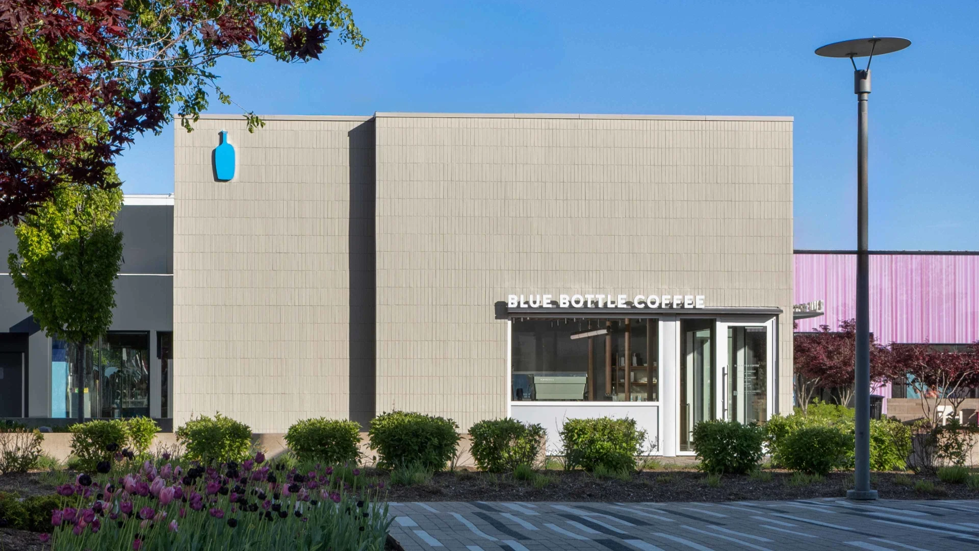 Blue_Bottle_Oakbrook_Center_Cafe_NCO_16x9.webp