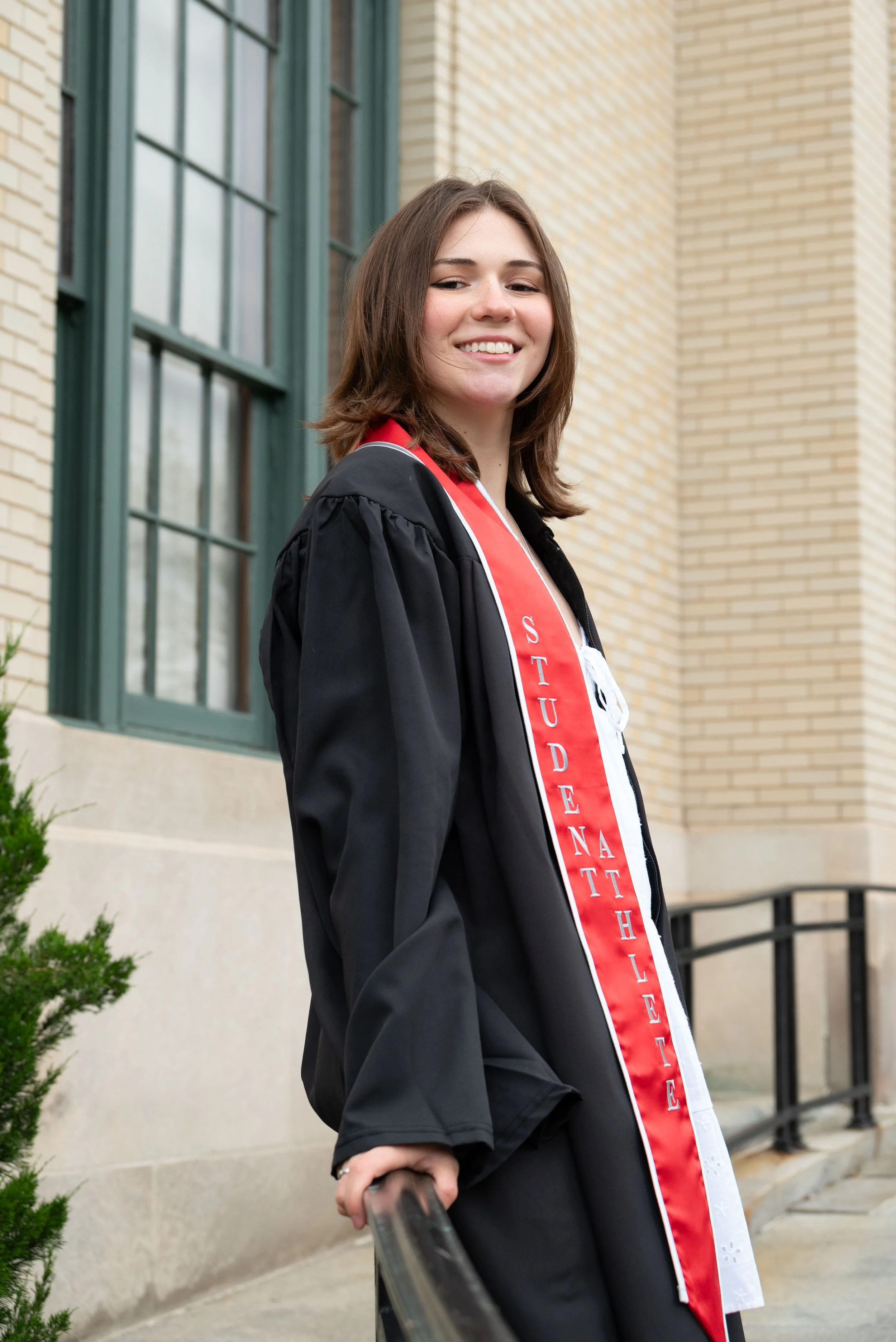 Elyse&LivGrad_26.jpg