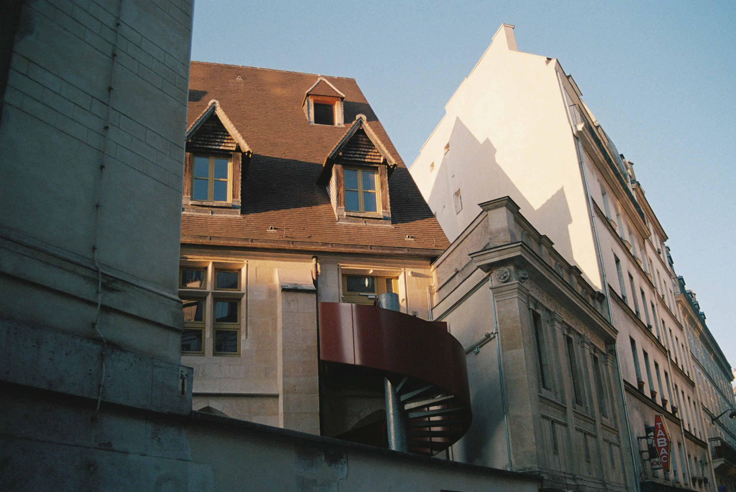 003829-R1-072-34A.jpg