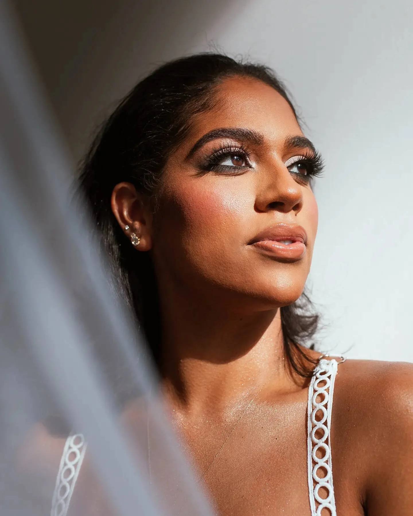 I don't think I'll ever stop obsessing over these pictures! 😍 The biggest shout-out guess to @stephaniepinckbeauty for the absolutely flawless makeup (and the concept)!! She truly is a master when it comes to her work 🙌🏼 Book herrrrrr, you won't b