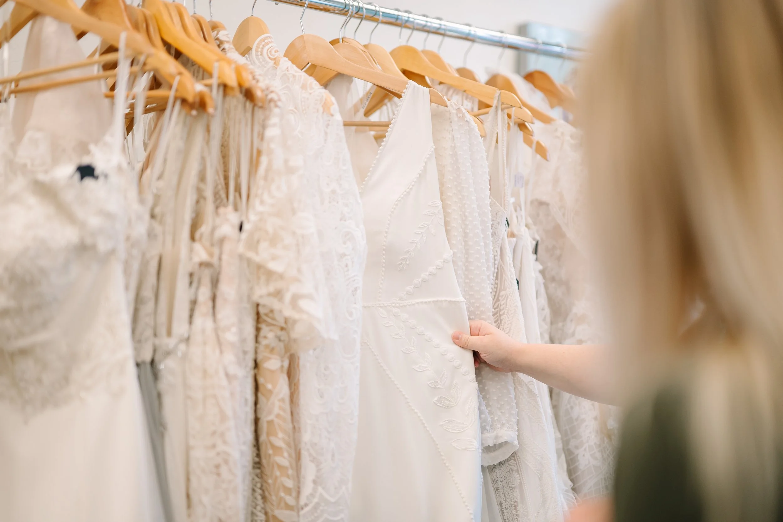 Wedding dress 101: silhouettes