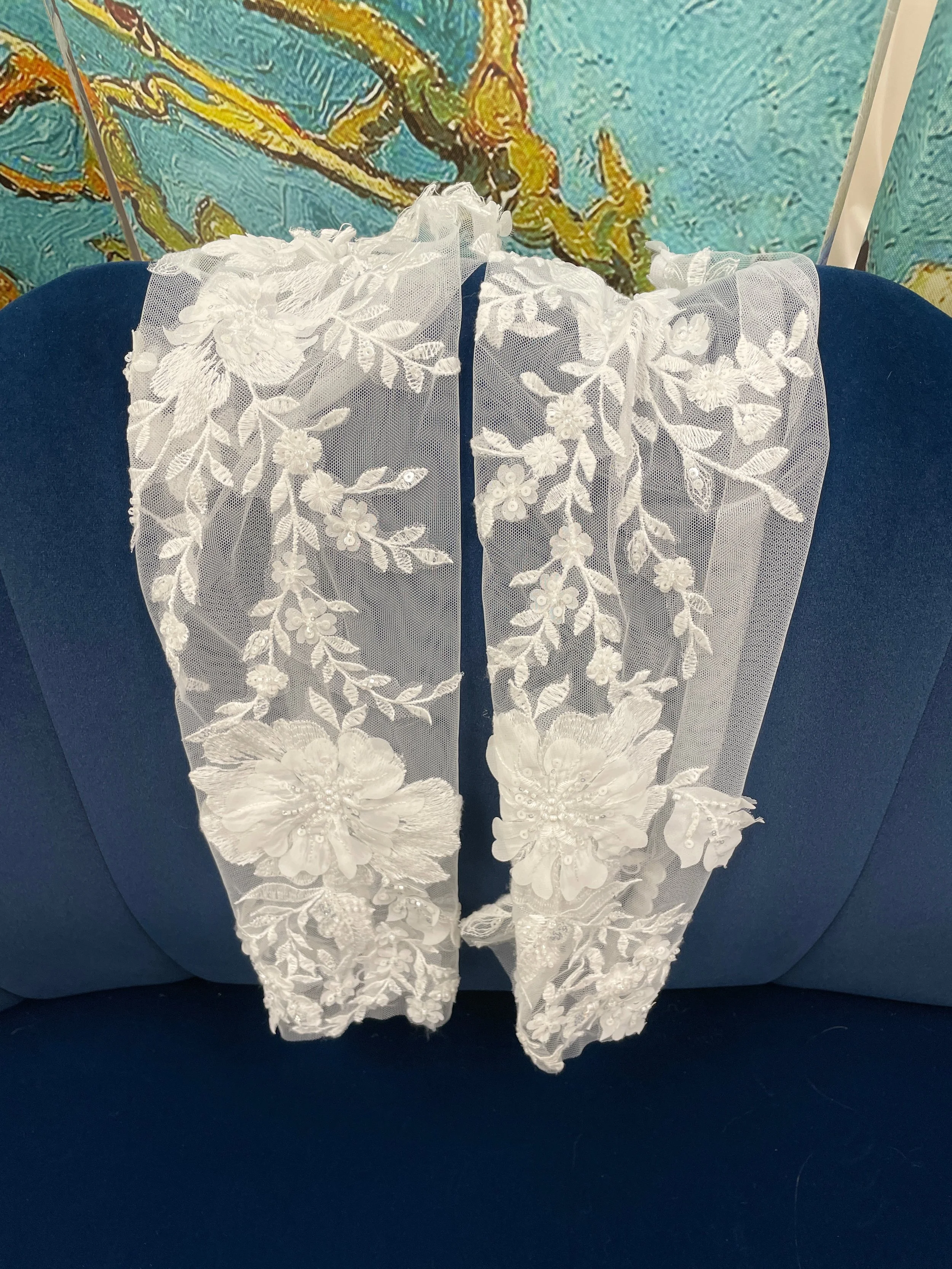 Sleeves: Detachable floral applique sleeves