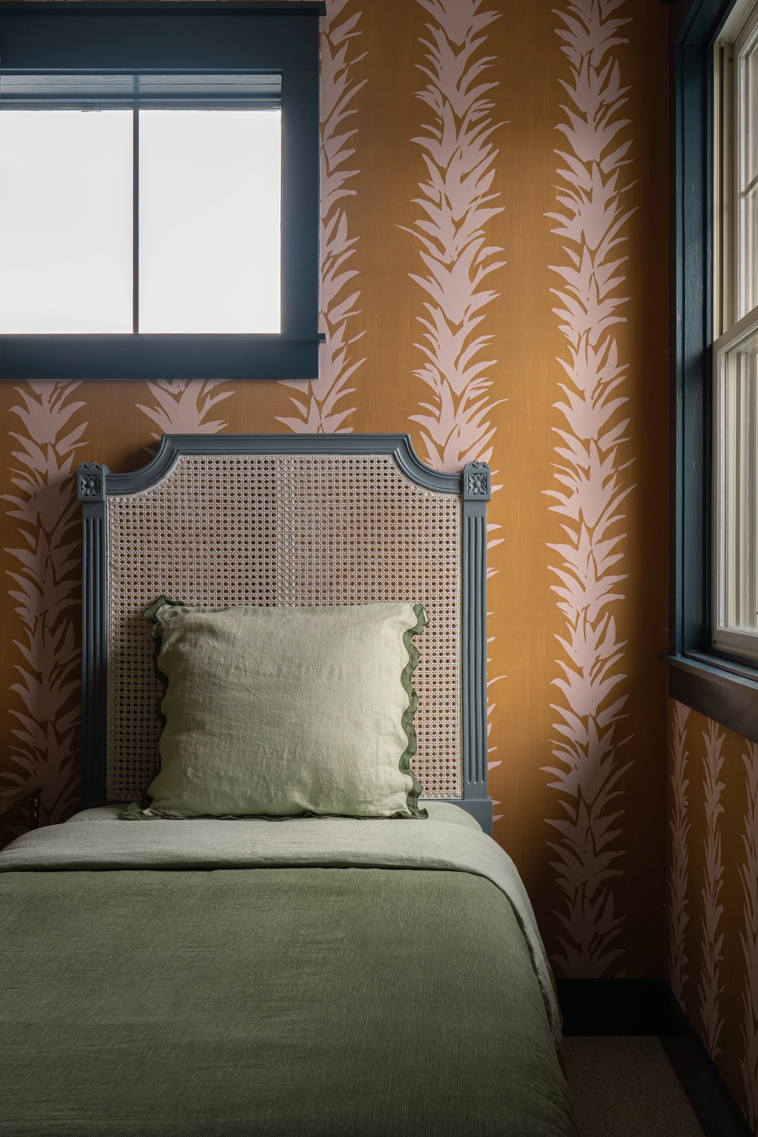 S Summit_Twin Bedroom(half).jpg