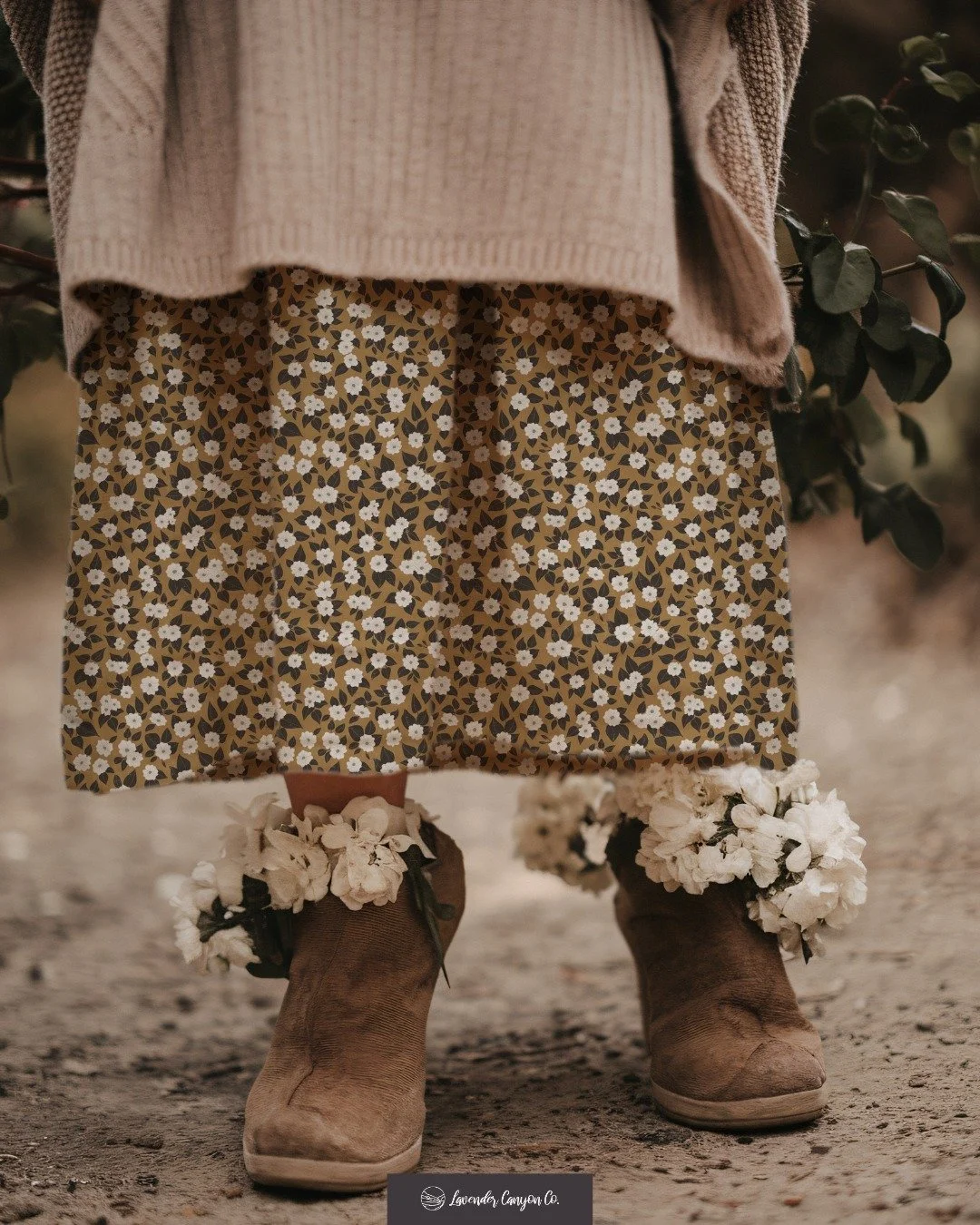 Warm light, well-loved boots, and a skirt that feels like fall itself.  This small-scale floral has an easy charm that's familiar, grounded, and just the right amount of nostalgic.

.
.
.
.

#TextileDesign #CozyStyle #LavenderCanyonCo