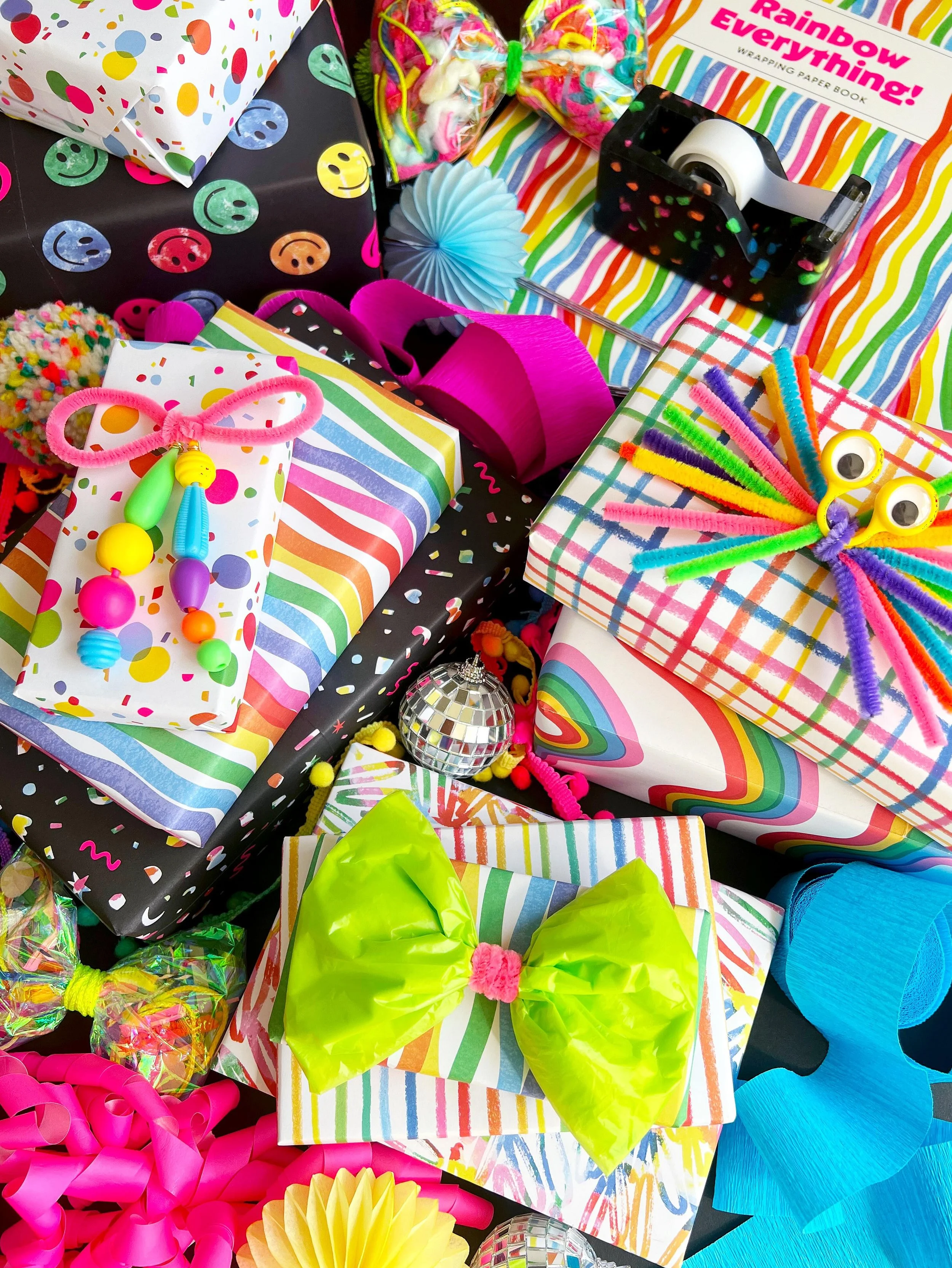 🌈🎉Happy Pub Day to Rainbow Everything! Wrapping Paper Book!🌈🎉

I&rsquo;ve been waiting for a very long time to finally reveal this major milestone project &mdash; I am officially (if only technically) a published author!! Wheeeee!

Thank you @wor