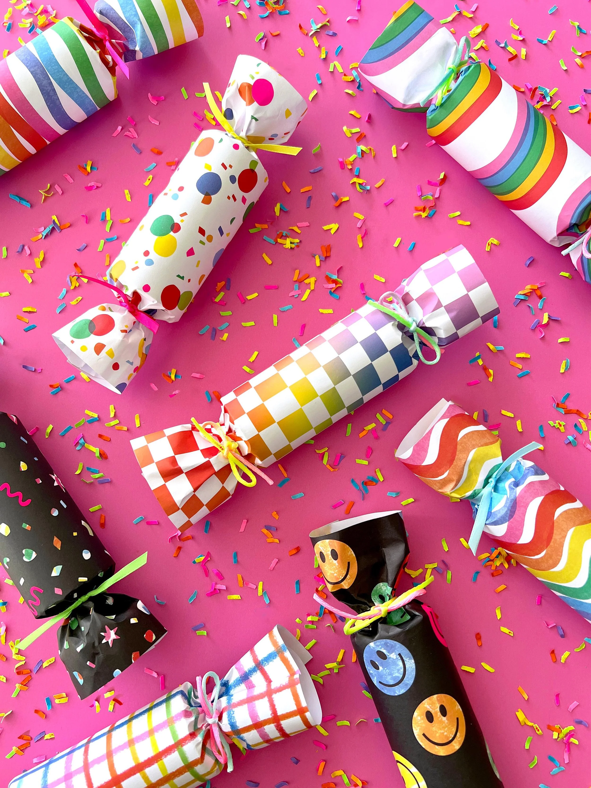 The &ldquo;bonbon technique&rdquo; is one of my favorite fun and unexpected ways to wrap small gifts like toys and candy. Looks great on its own, or as a topper for a larger gift. Simply pop your item(s) into a cardboard tube, and roll it into a piec