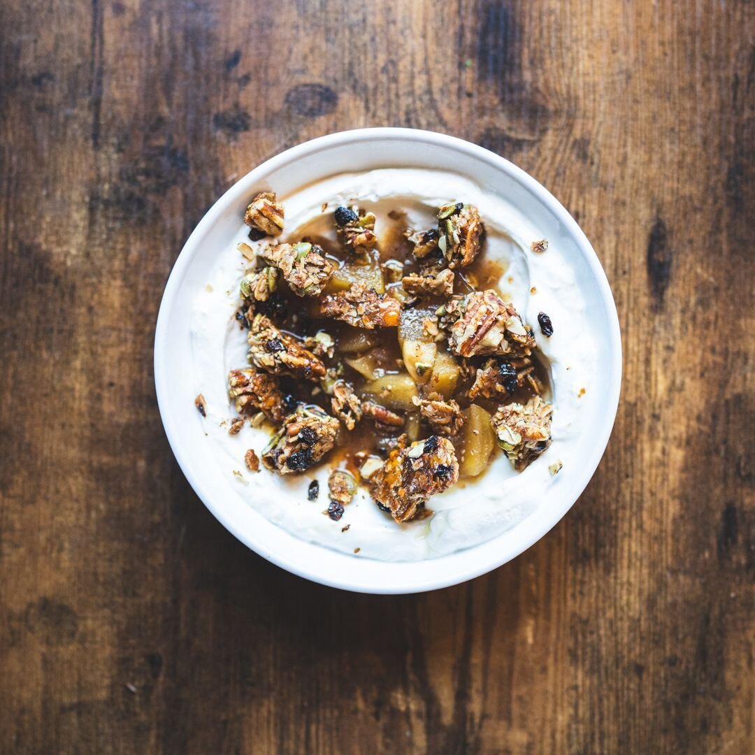 Hard to pick favorites when it comes to the brunch menu but this Breakfast Labneh with baharat granola, caramel apple compote, and honey definitely makes it a little easier... 😏